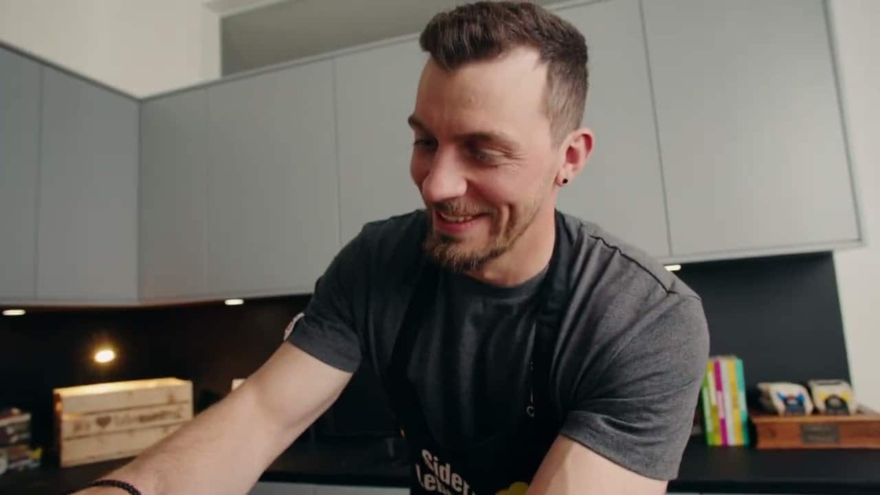 Pasta-Bowl mit Kichererbsen-Zitronen-Pesto YouTube Platzhalterbild für ein Video mit dem Titel 'Pasta-Bowl mit Kichererbsen-Zitronen-Pesto'.