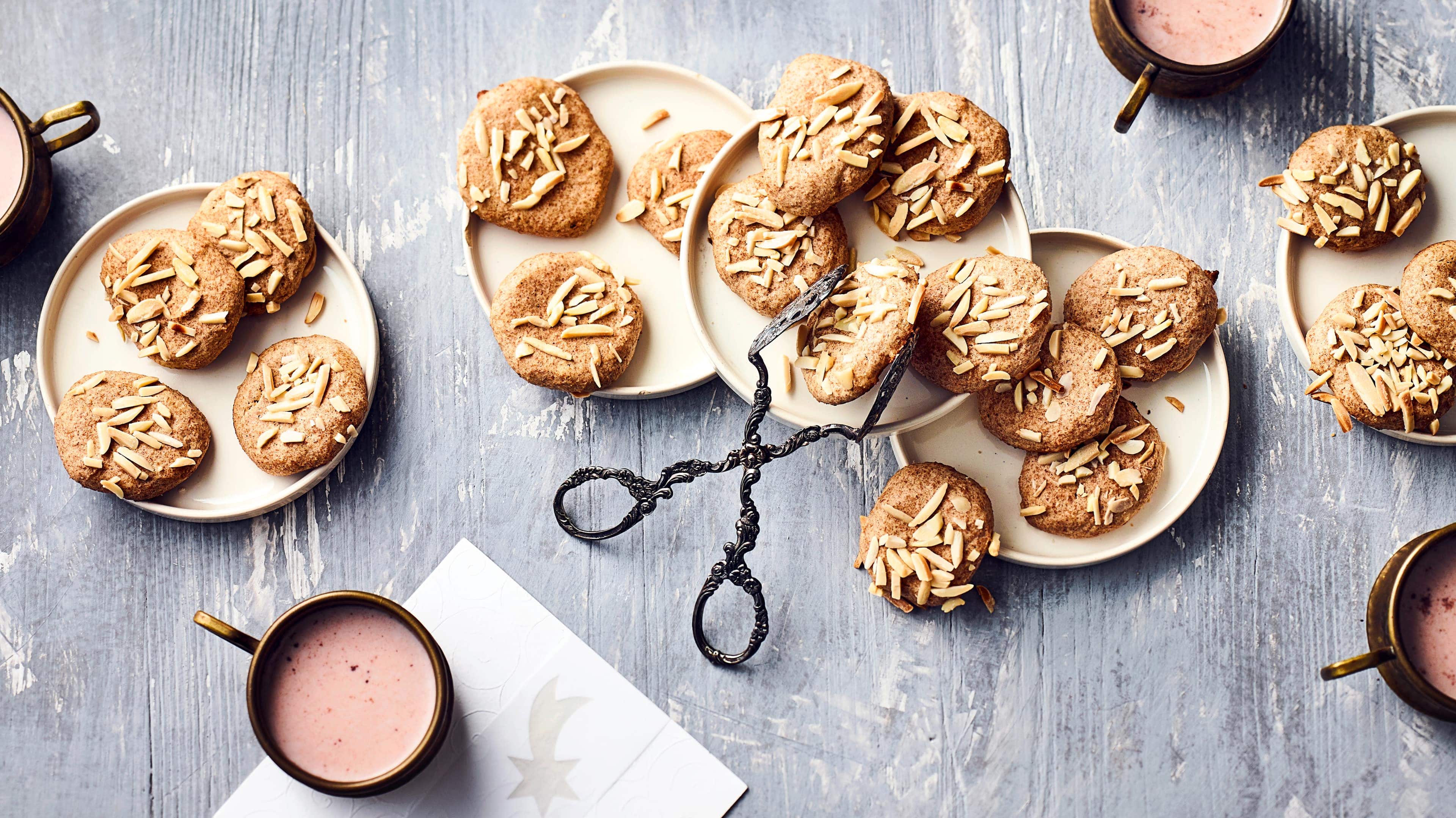 Mandelkekse ohne Zucker Luftdicht verschlossen halten sich unsere leckeren Mandelkekse ein paar Wochen und Sie können immer wieder ein Plätzchen naschen. Und das auch noch ohne schlechtes Gewissen, denn unsere Mandelkekse sind ohne Zucker.