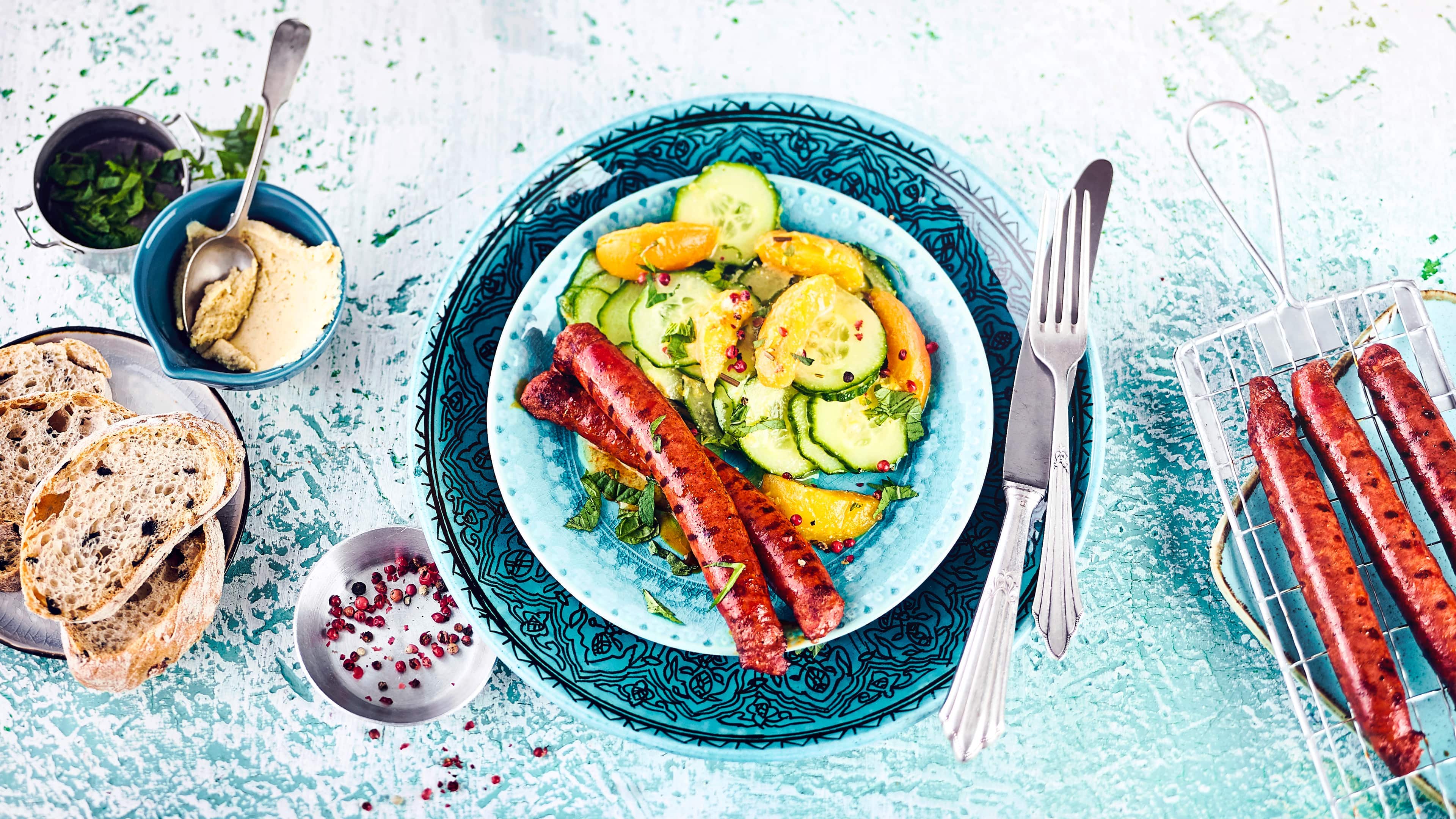 Merguez mit Gurken-Salat Merguez mit Gurken-Salat