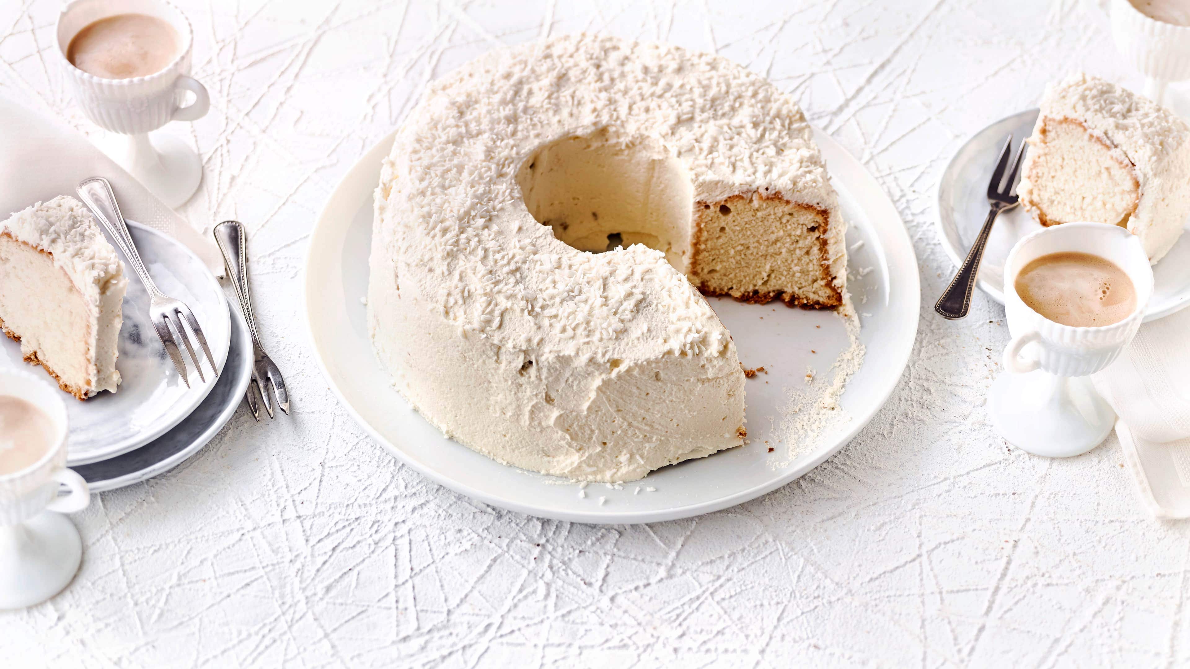 Angel Cake Angel Cake ist ein luftig leichter Kuchen der hierzulande auch als Engelskuchen bezeichnet wird.