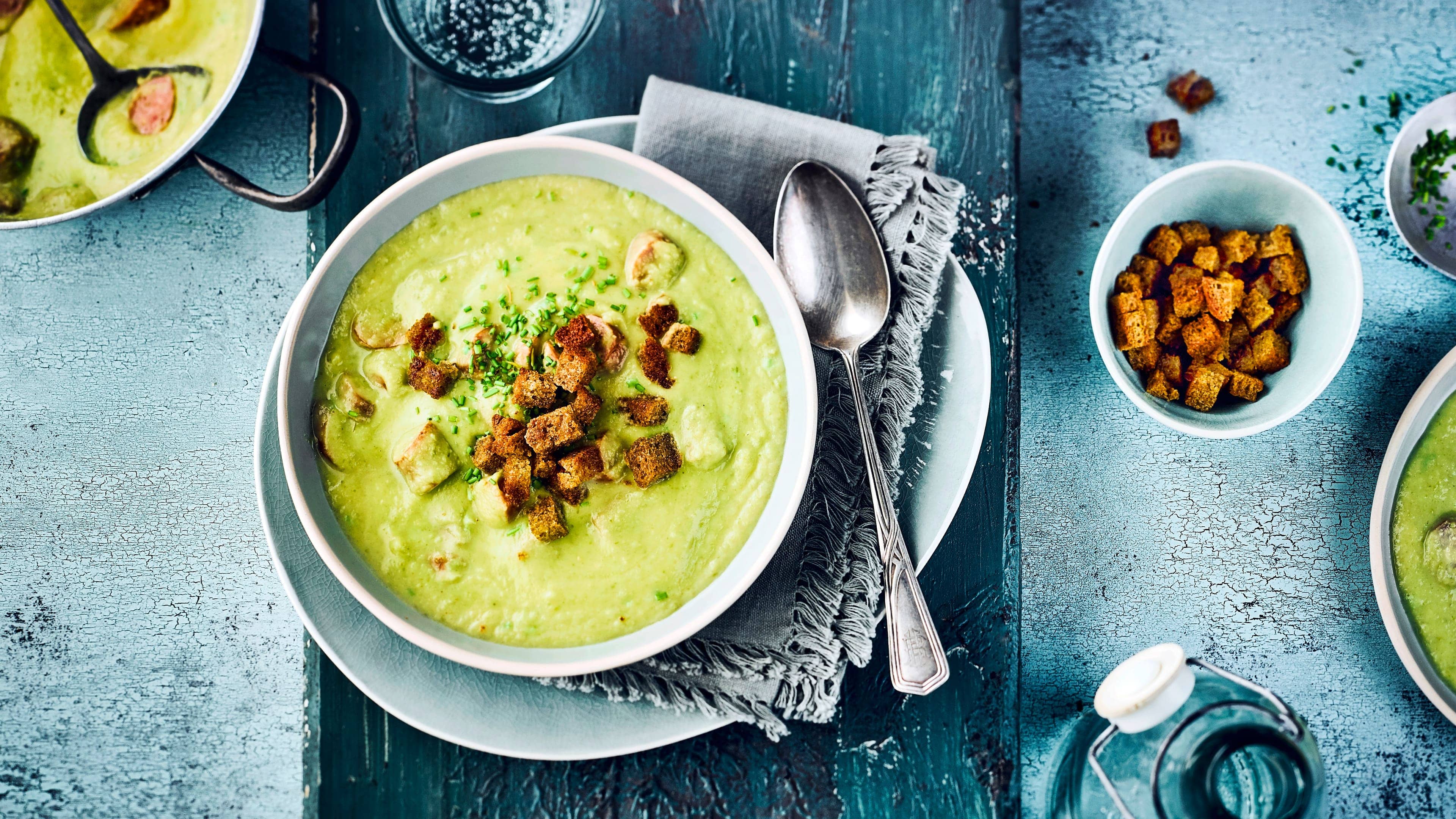 Rosenkohlsuppe mit Kohlwurst Rosenkohlsuppe mit Kohlwurst