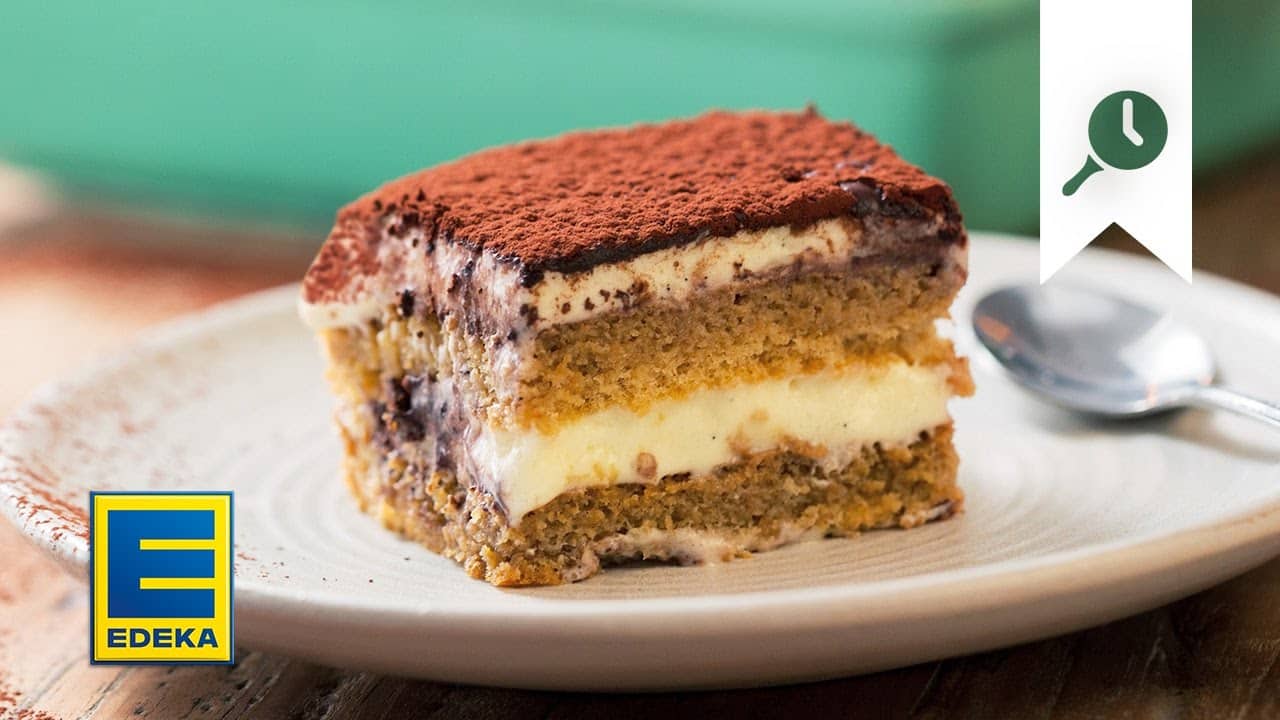 Tiramisu Rezept mit schnellem Biskuit YouTube Platzhalterbild für ein Video mit dem Titel 'Tiramisu Rezept mit schnellem Biskuit'.