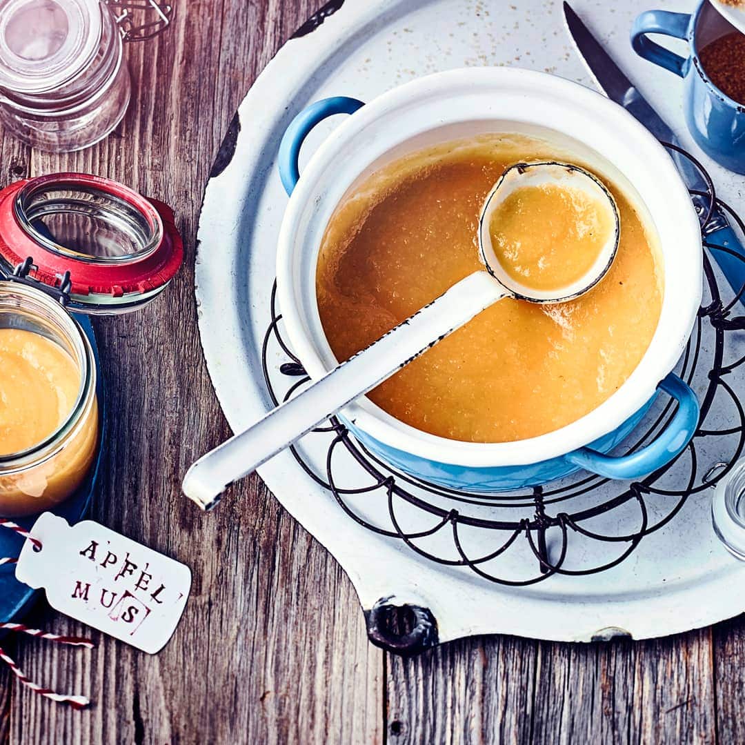 Frisches Apfelmus selbstgemacht: So schmeckt es einfach am besten und lässt sich auch gut verschenken!