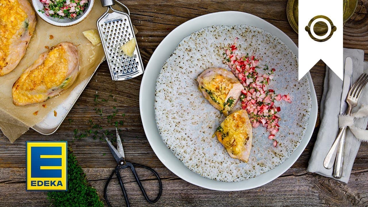 Gefüllte Hähnchenbrust Rezept YouTube Platzhalterbild für ein Video mit dem Titel 'Gefüllte Hähnchenbrust Rezept'.