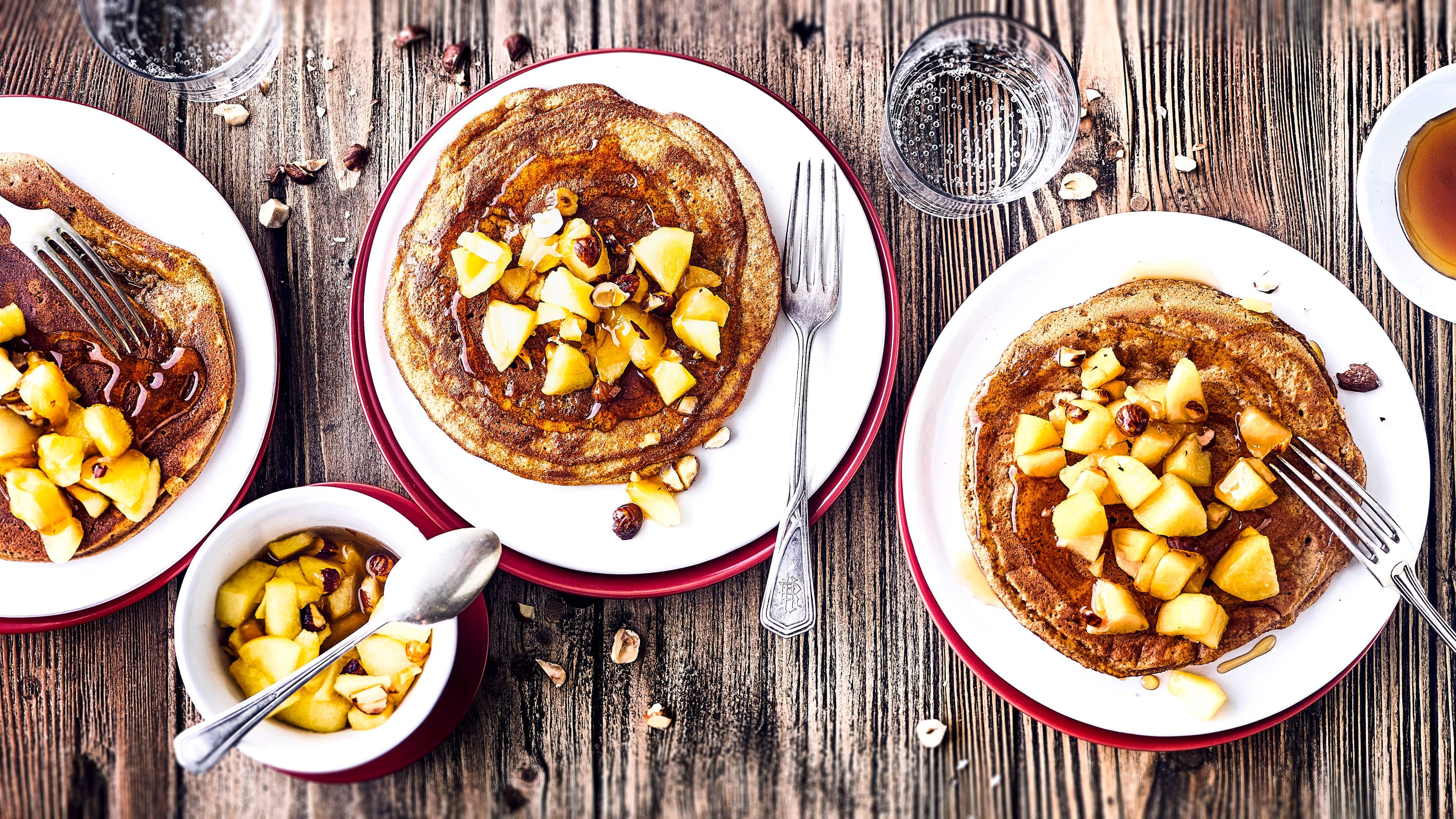 Pfannkuchen mit Apfel Ob als Mittagessen oder als Snack für Zwischendurch oder aber auch zum Kindergeburtstag, Pfannkuchen mit Apfel sind schnell gemacht und immer ein Leckerbissen.