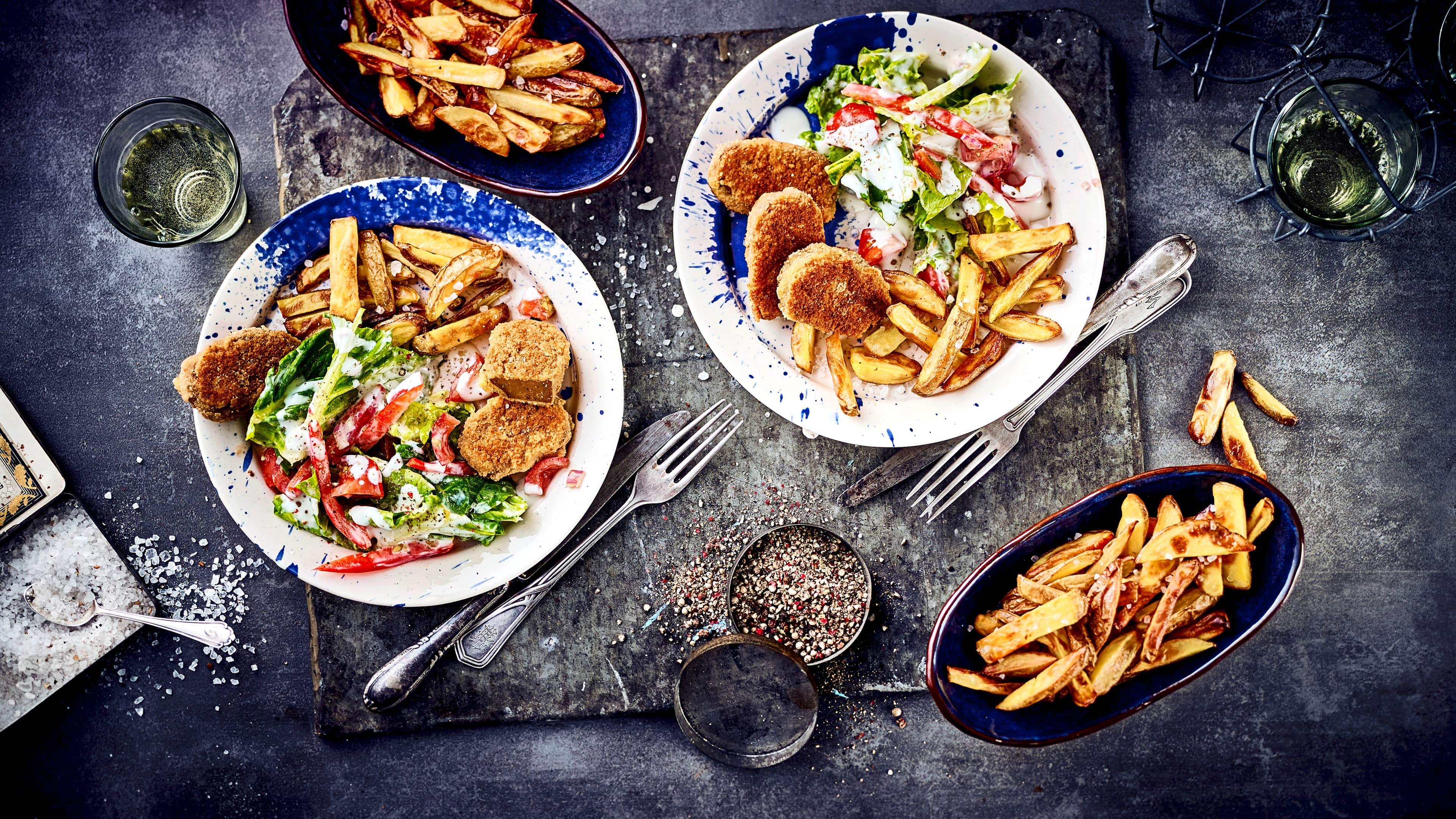 Seitan-Schnitzel Schnitzel mit Pommes geht auch mal vegetarisch: Probieren Sie die köstlichen selbstgemachten Seitan-Schnitzel und reichen Pommes Frites und Salat dazu!