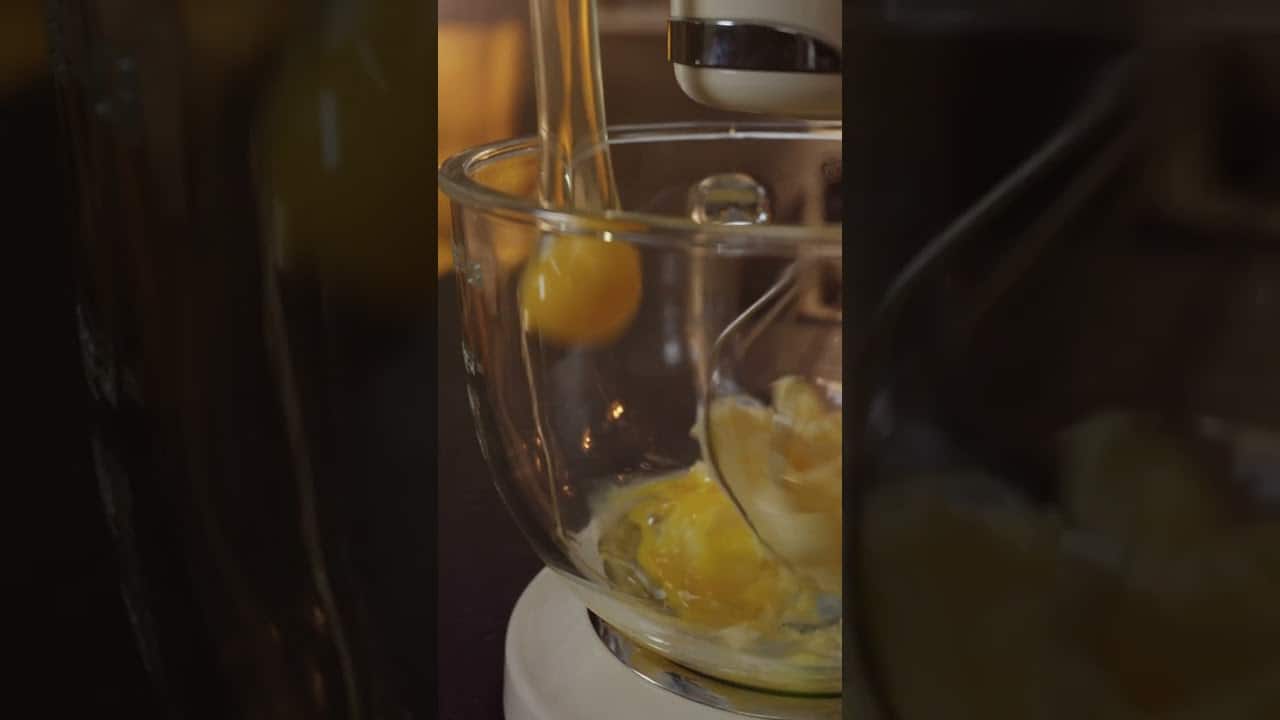 YouTube Platzhalterbild für ein Video mit dem Titel 'Möhrentorte | Möhrenkuchen zur Osterzeit 🎂'.