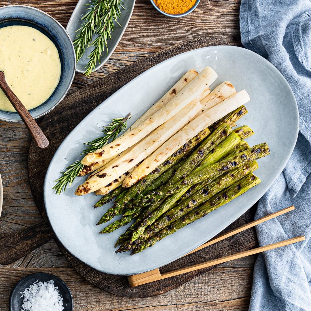 Spargel vom Grill mit veganer Sauce Hollandaise