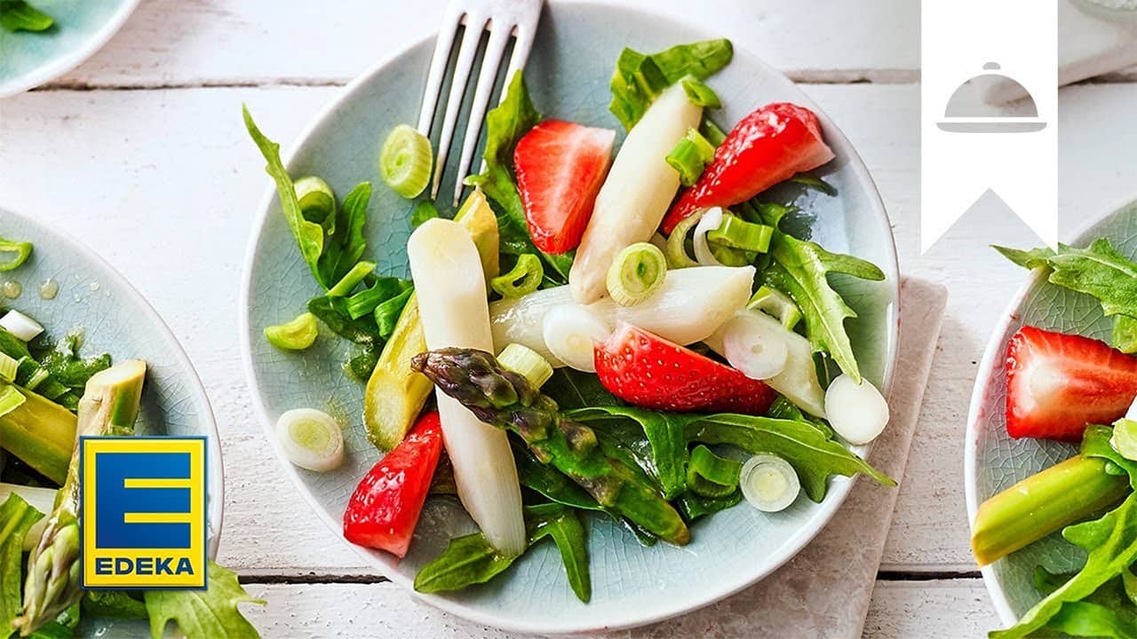 Spargelsalat mit Erdbeeren Rezept YouTube Platzhalterbild für ein Video mit dem Titel 'Spargelsalat mit Erdbeeren Rezept'.