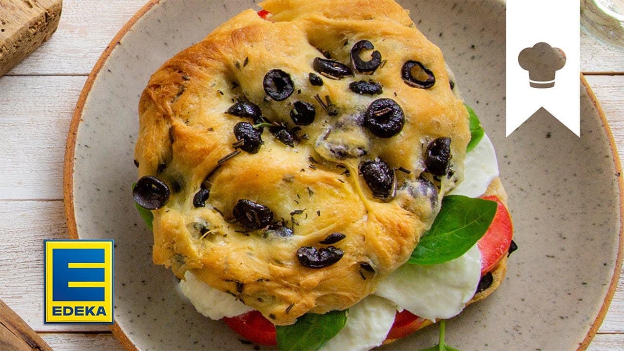 Focaccia Rezept YouTube Platzhalterbild für ein Video mit dem Titel 'Focaccia Rezept'.