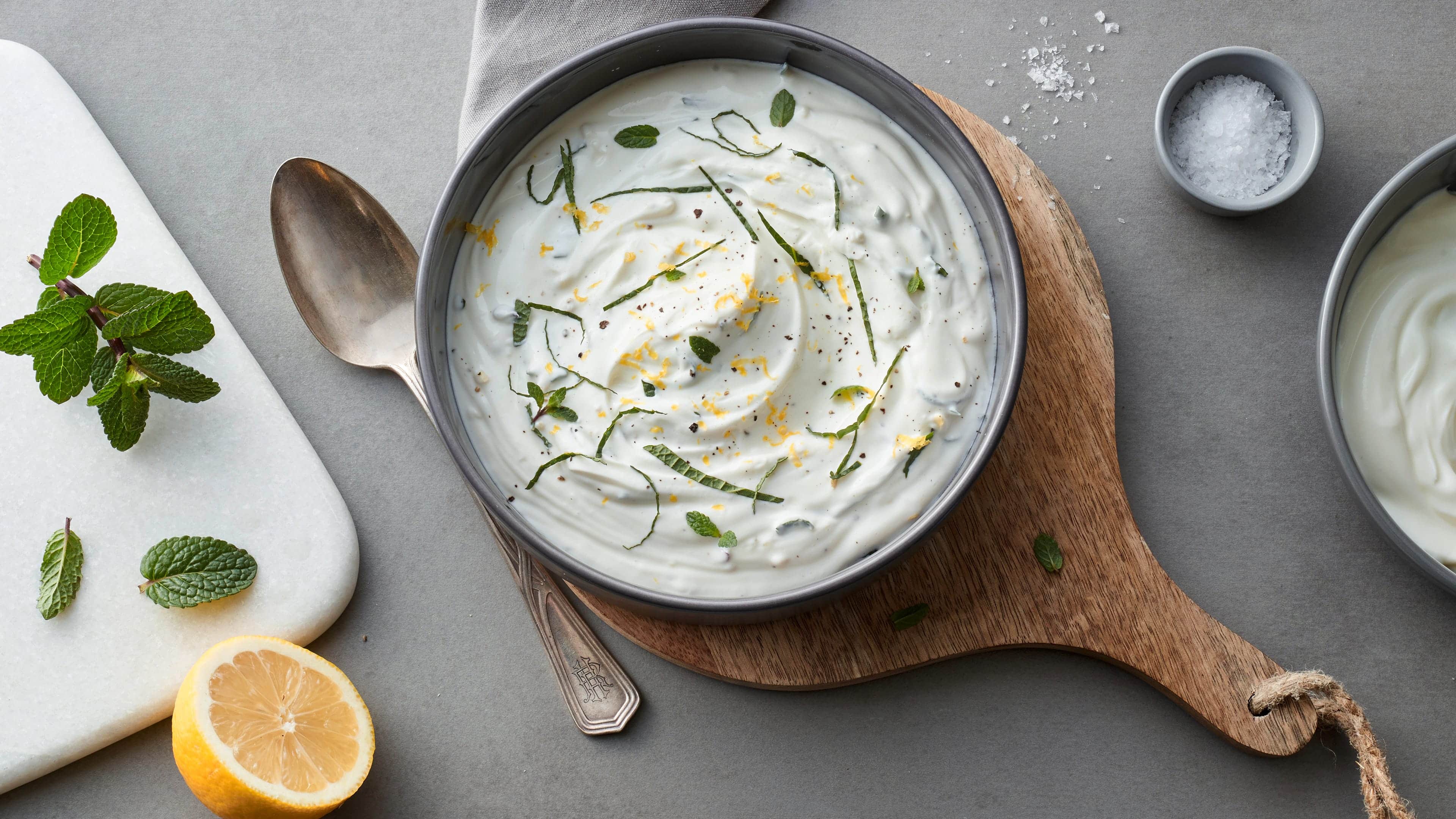 Joghurt-Dip mit Minze Joghurt-Dip mit Minze