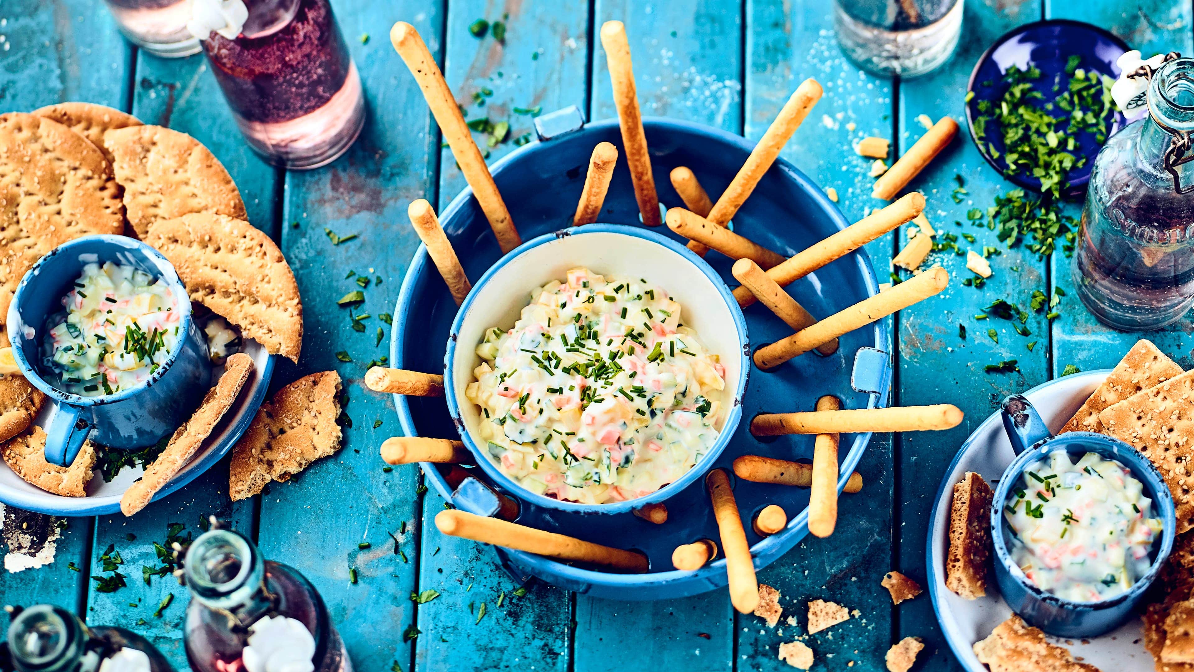 Gemüse-Joghurt-Dip Ganz gleich, ob Sie eine Grillparty oder einen gemütlichen Fernsehabend planen, mit unserem Joghurt-Dip-Rezept werden die Snacks garantiert allen schmecken.