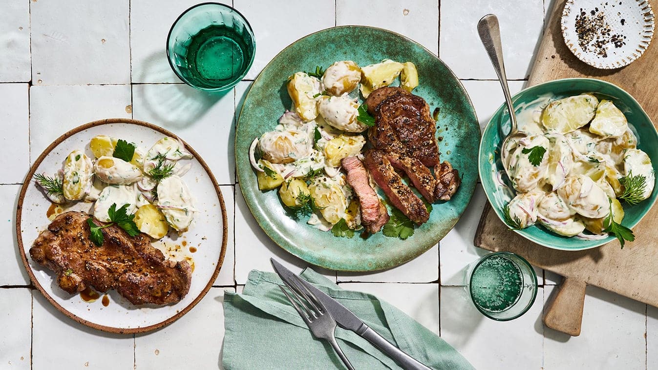 Schweinenacken mit Kartoffelsalat Schweinenacken mit Kartoffelsalat
