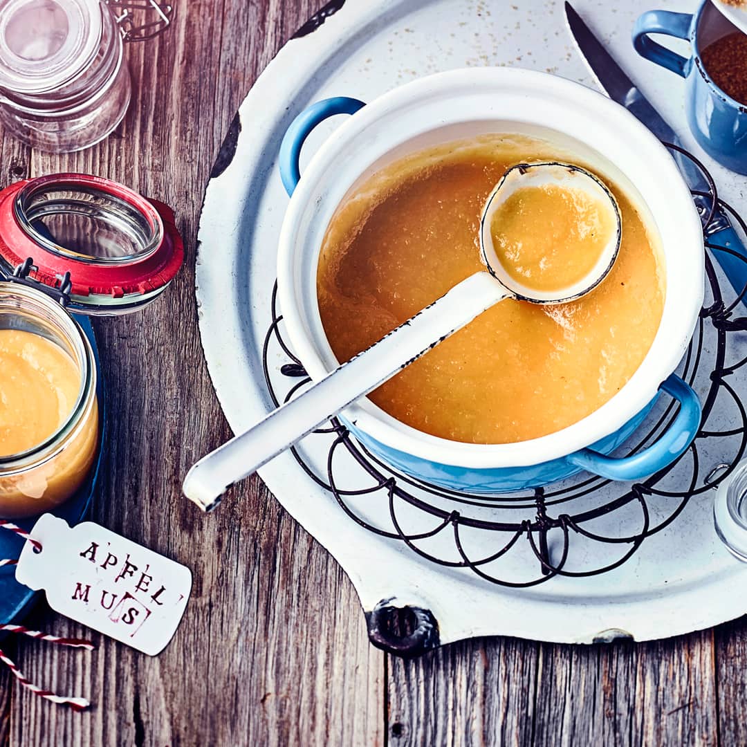 Frisches Apfelmus selbstgemacht: So schmeckt es einfach am besten und lässt sich auch gut verschenken!