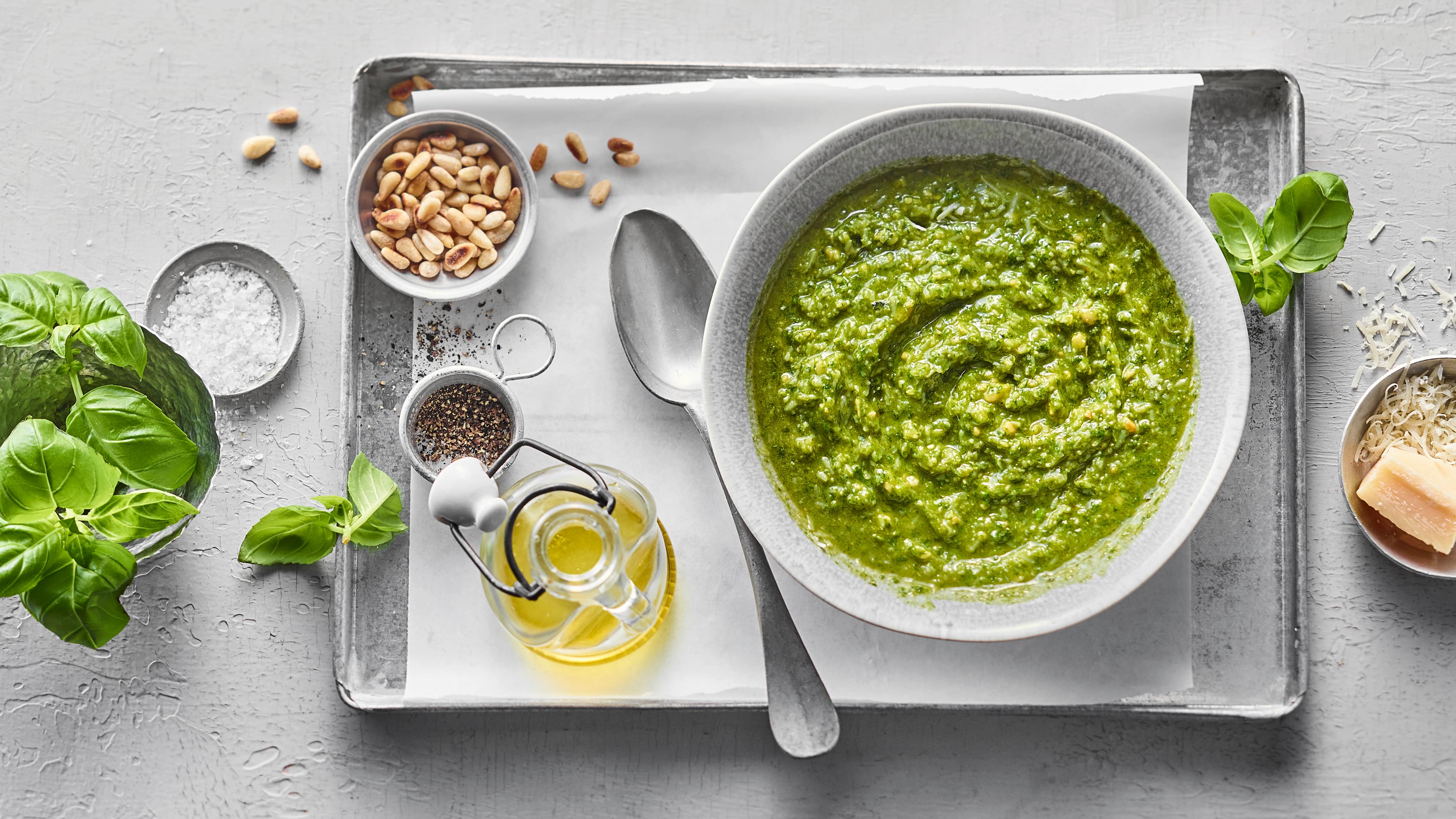 Basilikum-Pesto Basilikum-Pesto