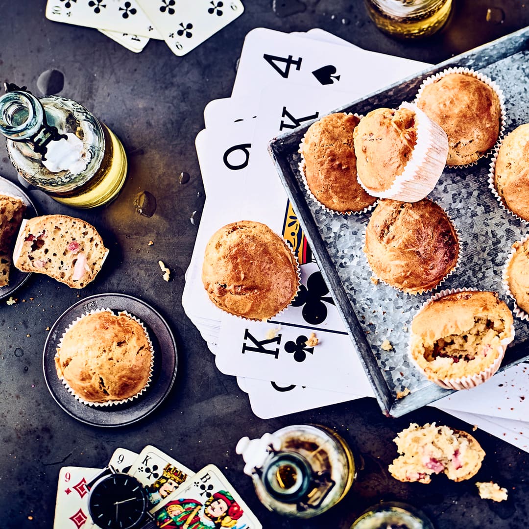 Muffins zum Männerabend? Aber natürlich! Unsere herzhaften Biermuffins mit Speck und Käse sind der perfekte Begleiter!