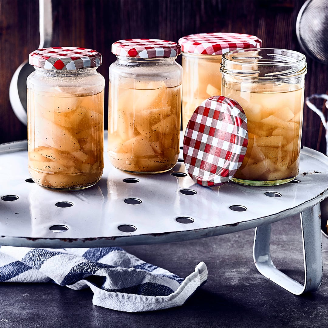 Ganz einfach hergestellt und super aromatisch: Selbstgemachter Birnenkompott passt hervorragend zu griechischem Joghurt oder Milchreis.