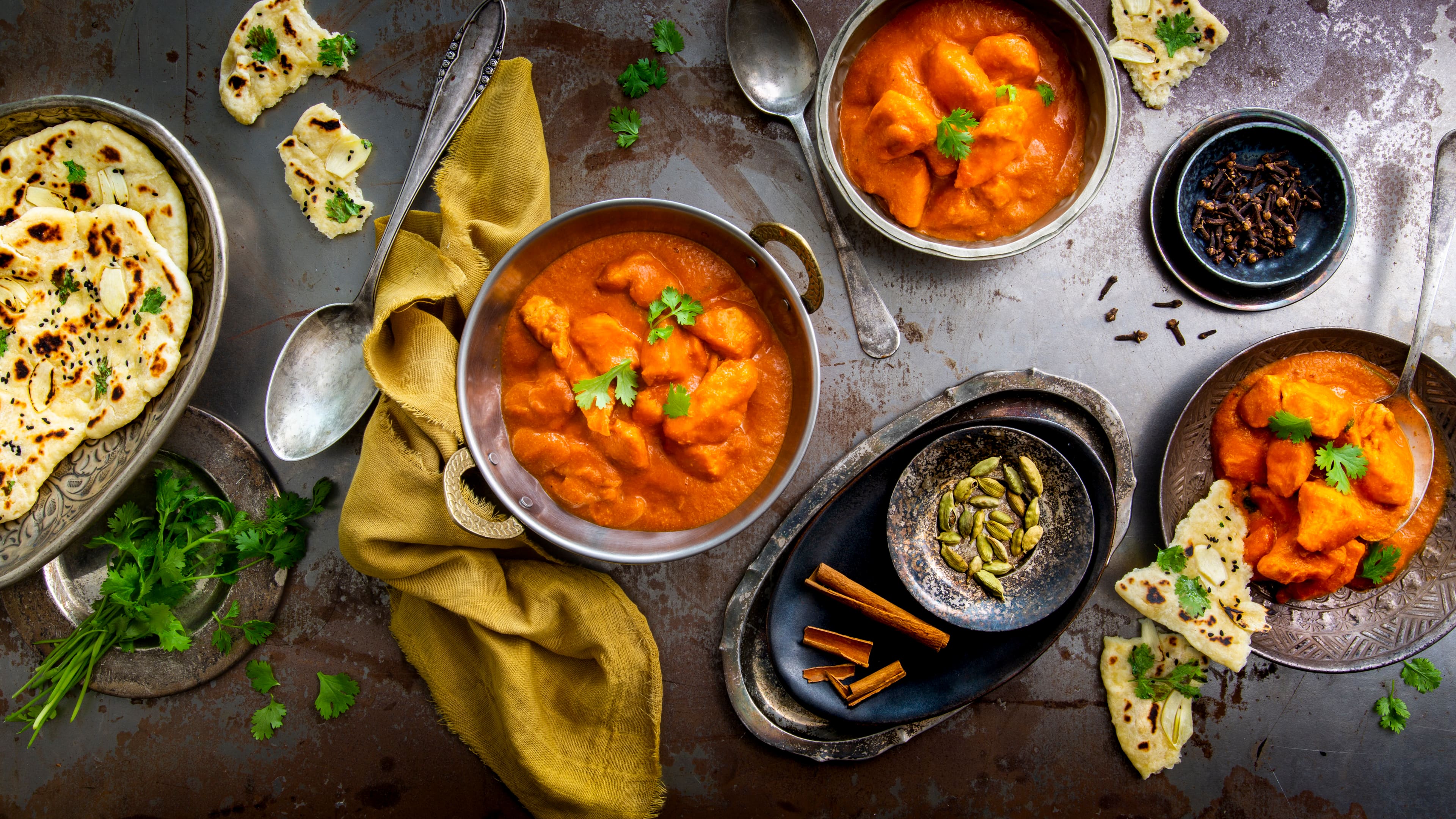 Butter Chicken Ein Klassiker der indischen Küche und lecker aromatisch würzig: Probieren Sie unser Rezept für Butter Chicken doch einmal aus und servieren dazu am besten Reis.