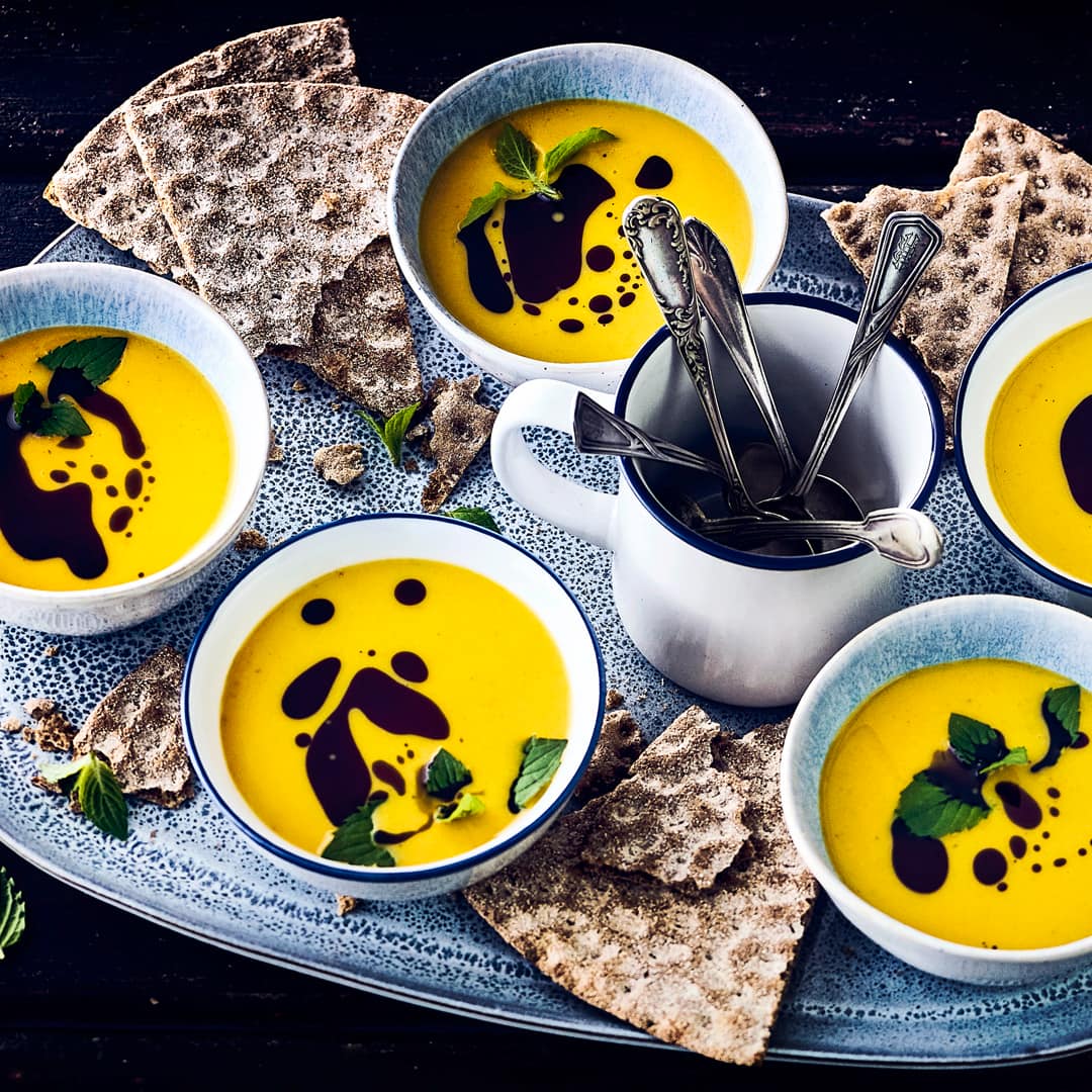 So schmeckt der Herbst: Kürbissuppe vom Butternut mit Kokosmilch und leichter Currynote.