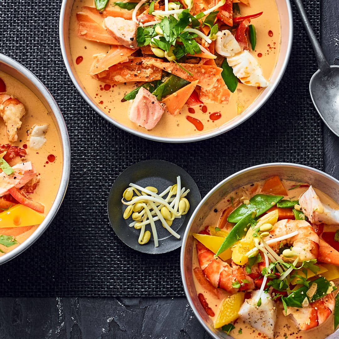 Bereiten Sie unser leckeres Curry mit Fischfilet und allerlei Gemüse zu. Zitronengras, Ingwer, Curry und Chili sorgen für eine asiatische Note.