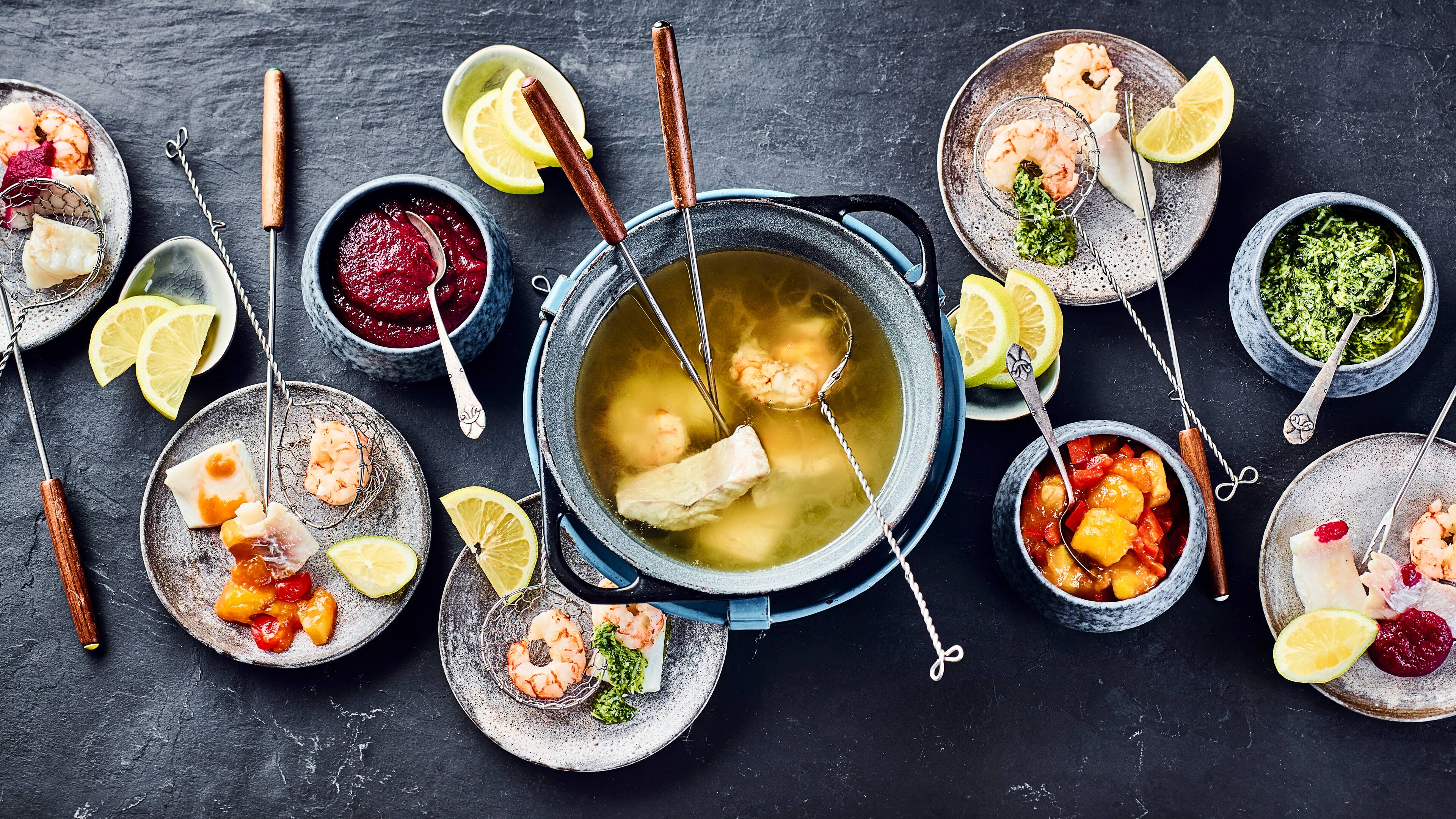 Fischfondue mit drei Saucen Fischfondue mit drei Saucen