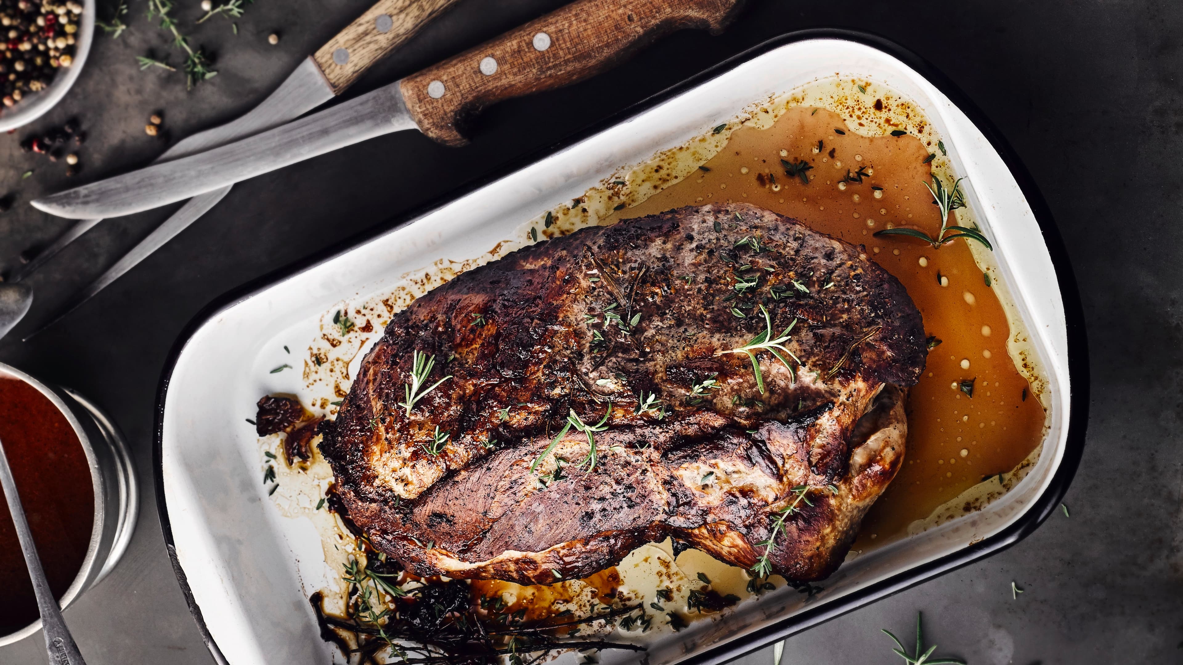 Fruchtiger Schweinebraten Sie suchen ein Rezept für würzig-krossen Schweinebraten? Hierfinden Sie herzhaft-fruchtige Schweinebraten-Inspirationen zum Schlemmen und Träumen!