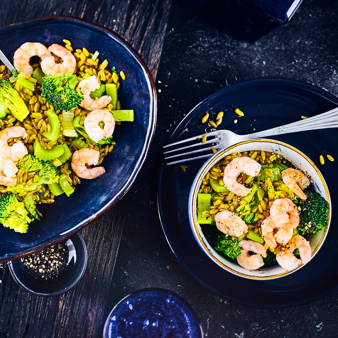 Sie mögen Meeresfrüchte? Probieren Sie unseren Garnelen-Brokkoli-Reissalat mit Putenbrust & Gemüse. Orange & Honigpomelo sorgen für eine fruchtige Note.