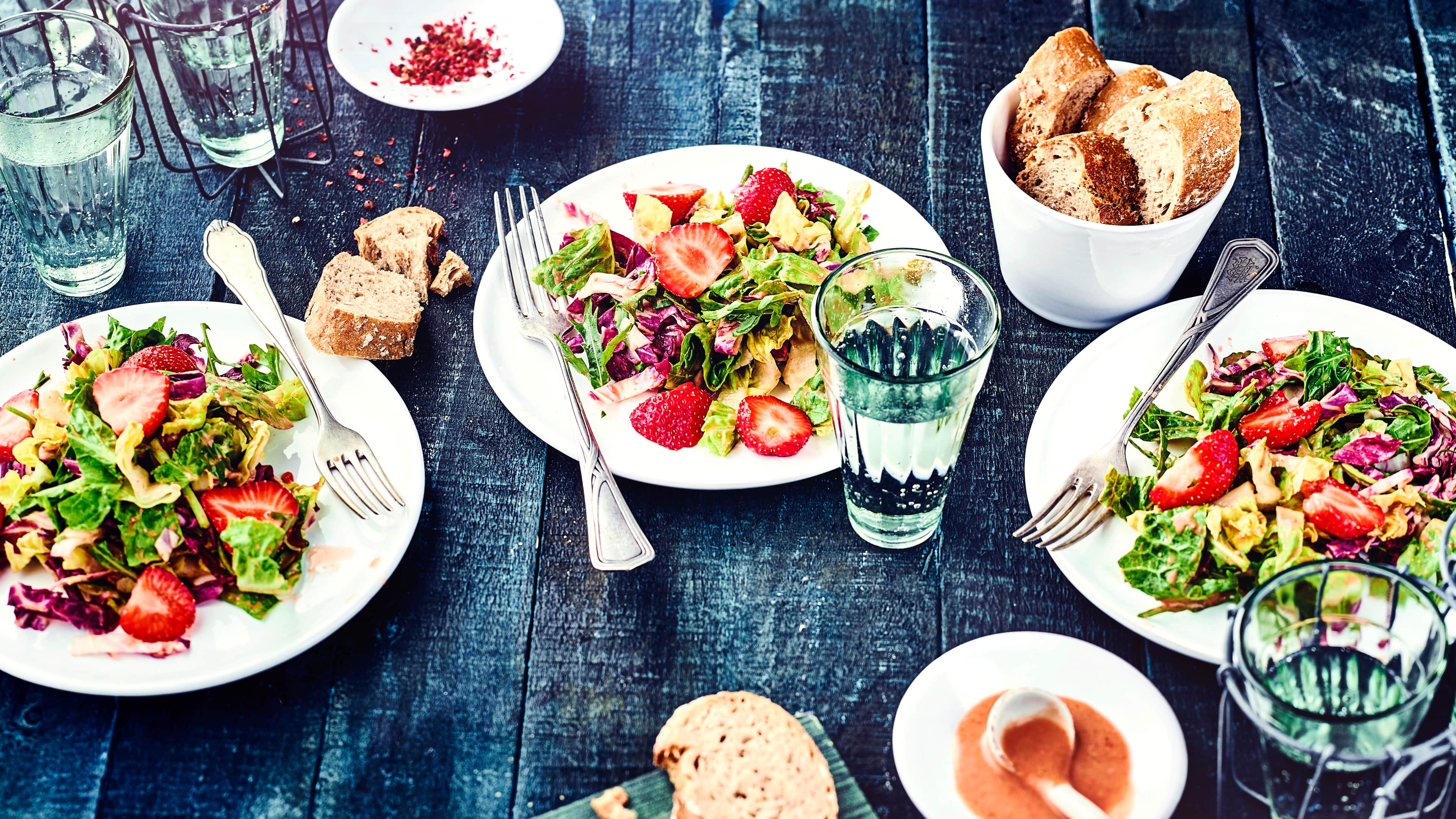 Salate mit Erdbeerdressing Salate mit Erdbeerdressing