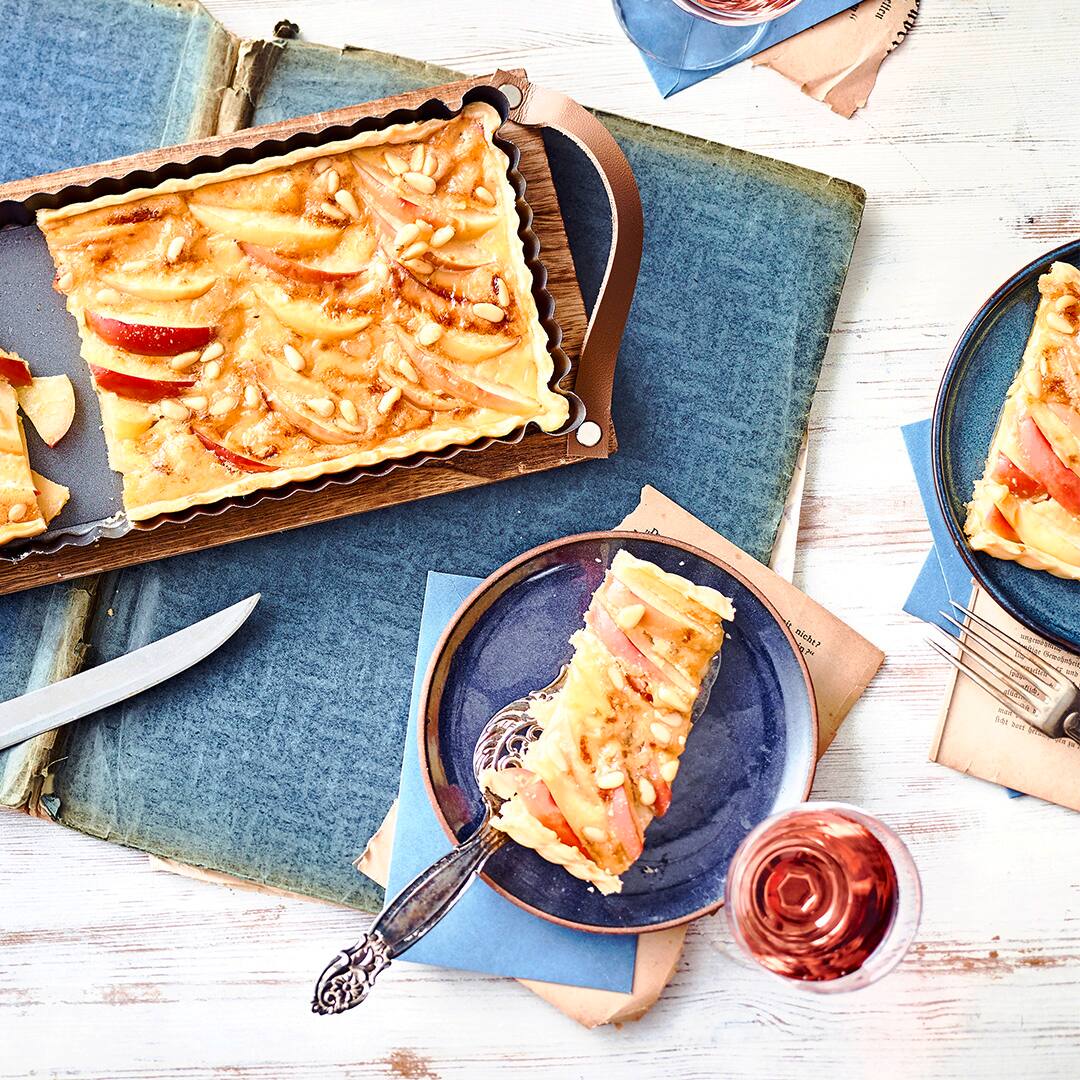 Mit unserer Quiche kombinieren Sie fruchtig-süße Äpfel mit dem herzhaften Geschmack von Gorgonzola. Thymian rundet dieses französische Gericht ab.