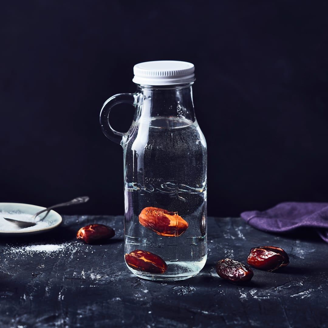 Selbstgemachtes Hefewasser - auch als wilde Hefe bekannt - lässt sich aus 3 Zutaten herstellen und ist eine Idee, falls Sie einmal keine frische oder getrocknete Hefe bekommen sollten.
