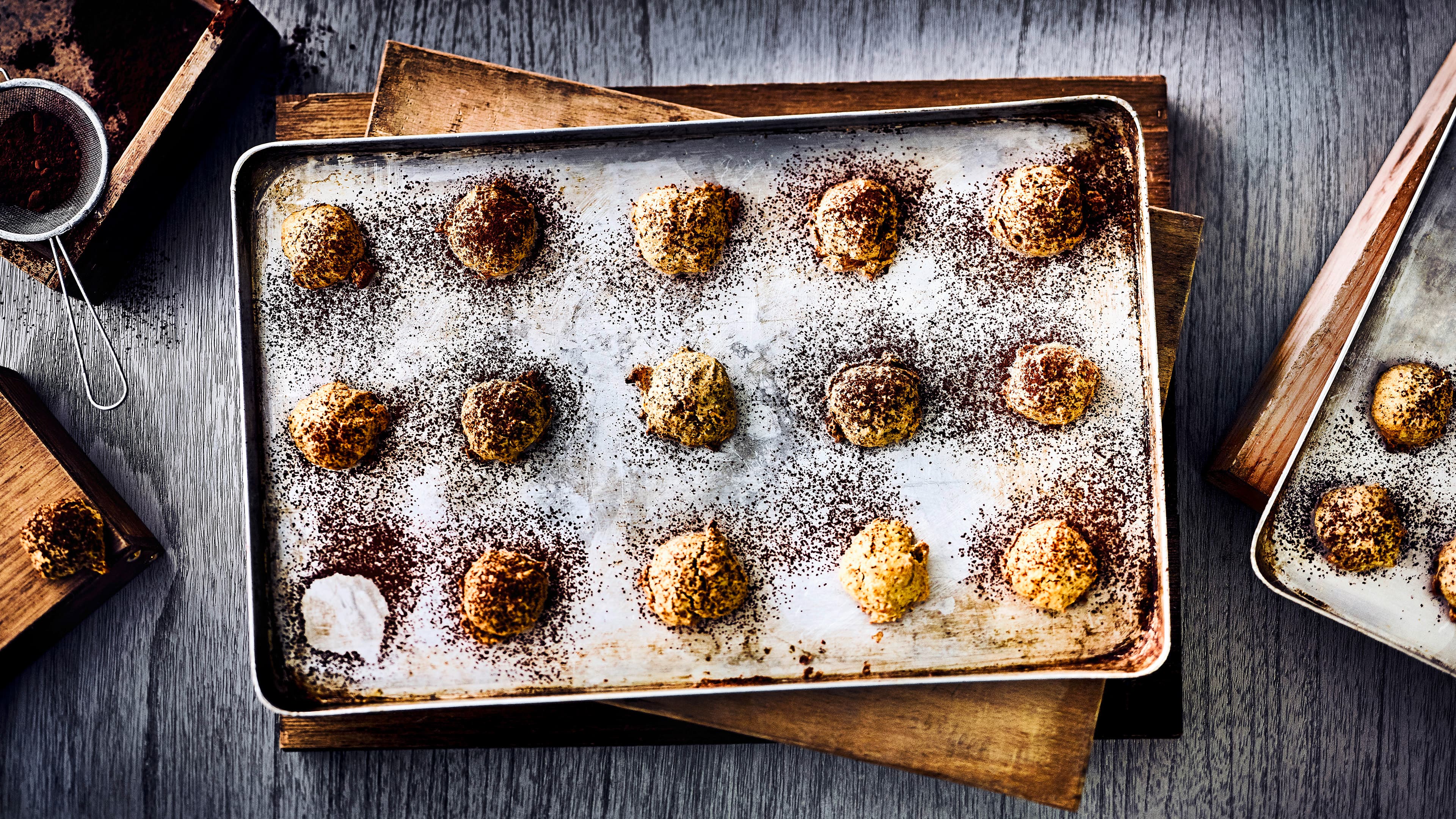Kaki-Mandelkekse Fruchtig und ja, mit Kaki kann man Kekse backen, unsere Kaki-Mandelkekse sind einfach köstlich und vor allem im Sommer ein Genuss.