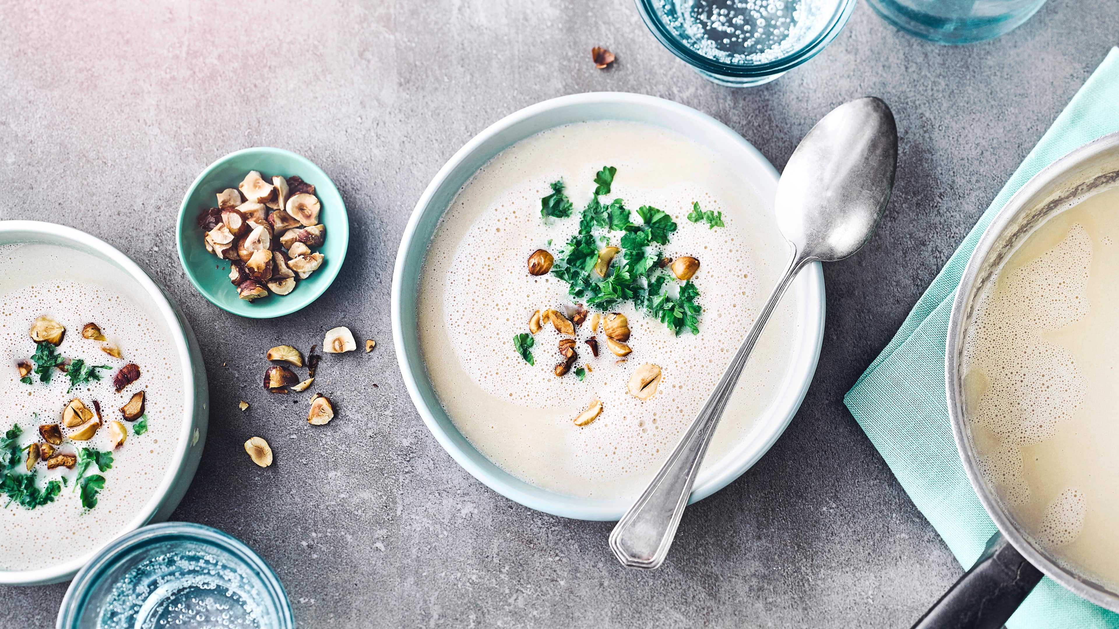 Kohlrabi-Nuss-Suppe Kohlrabi-Nuss-Suppe