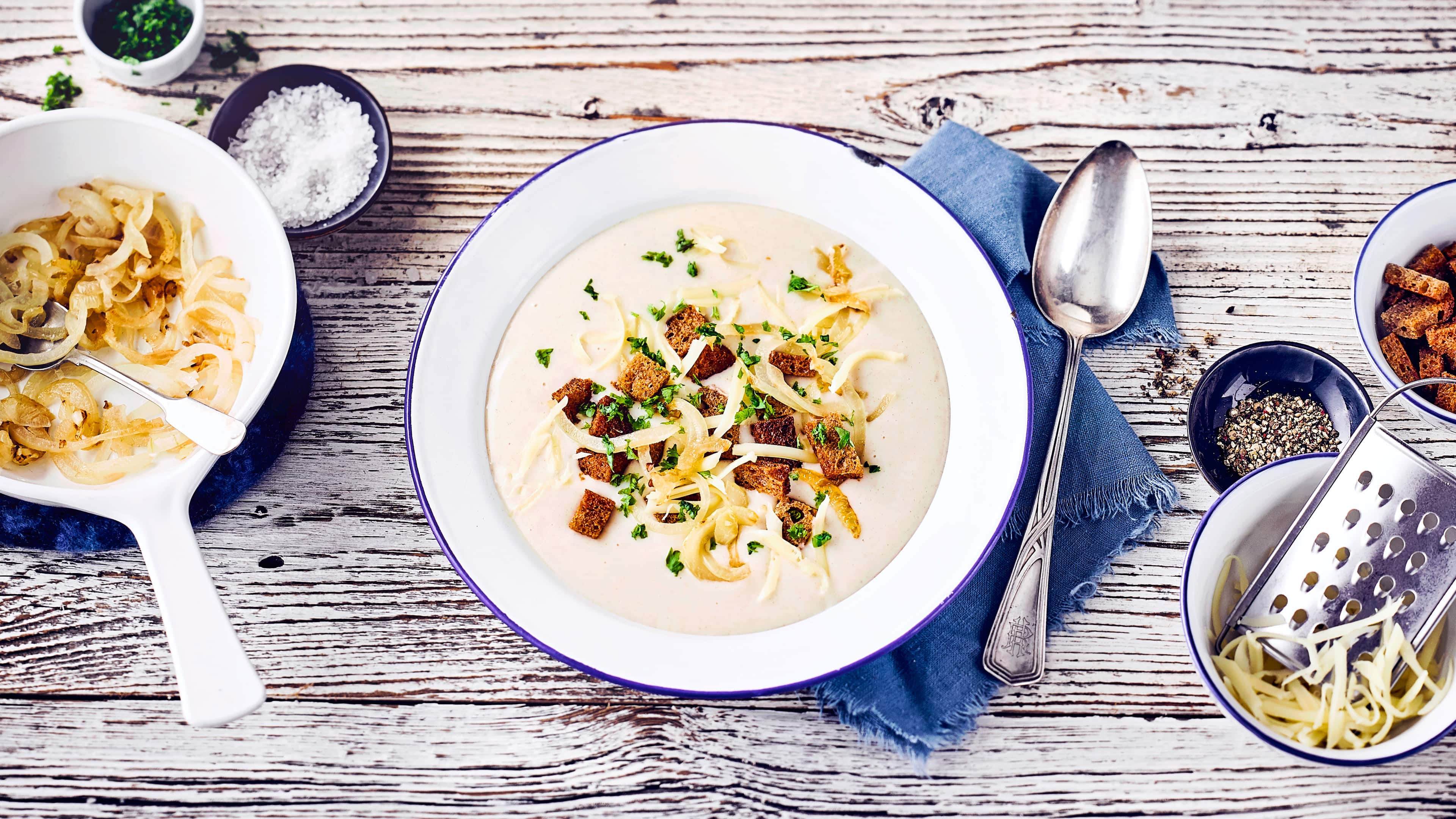 Mehlsuppe mit Käse Mehlsuppe mit Käse