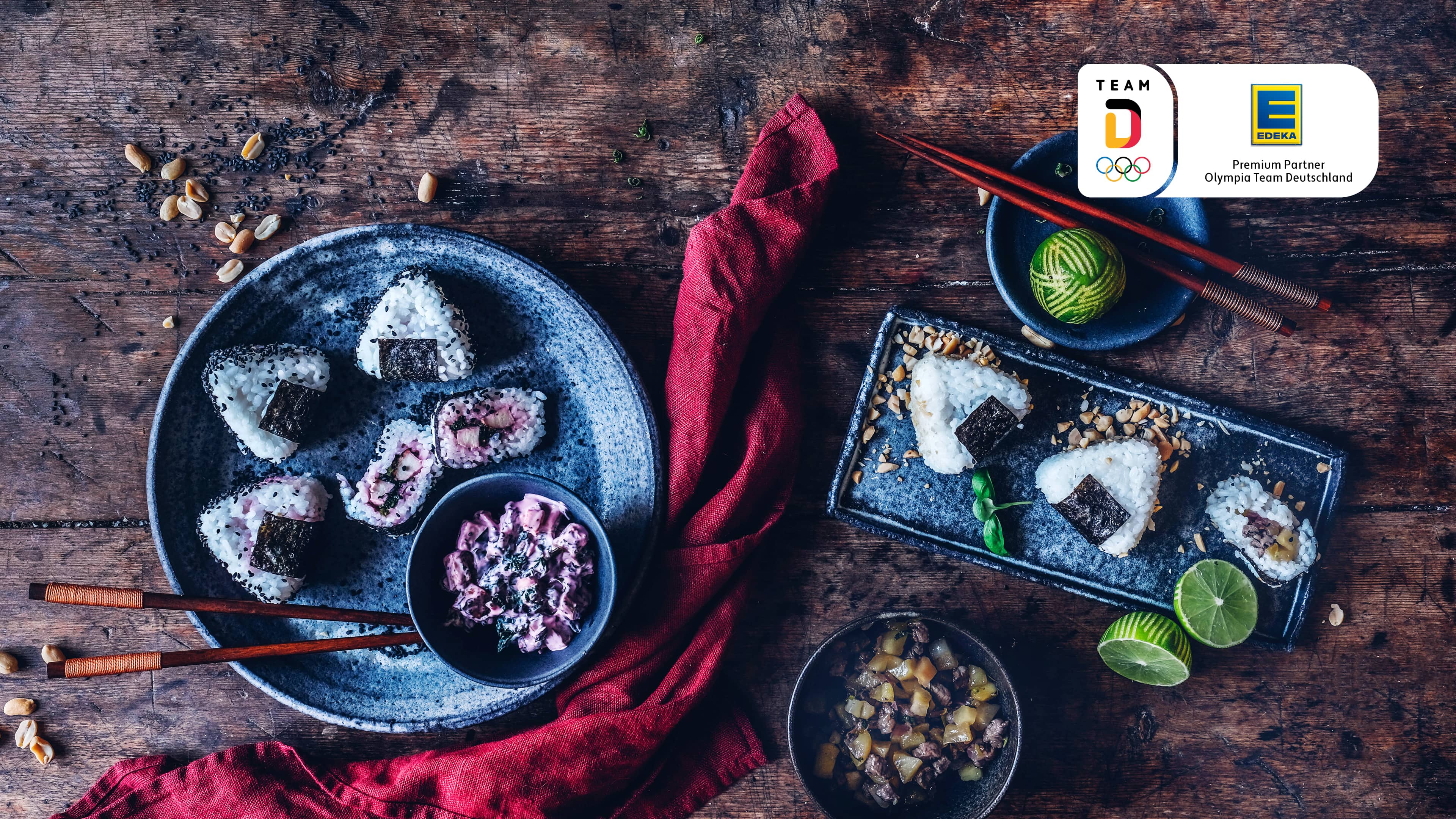 Onigiri mit zweierlei Füllung Onigiri mit zweierlei Füllung