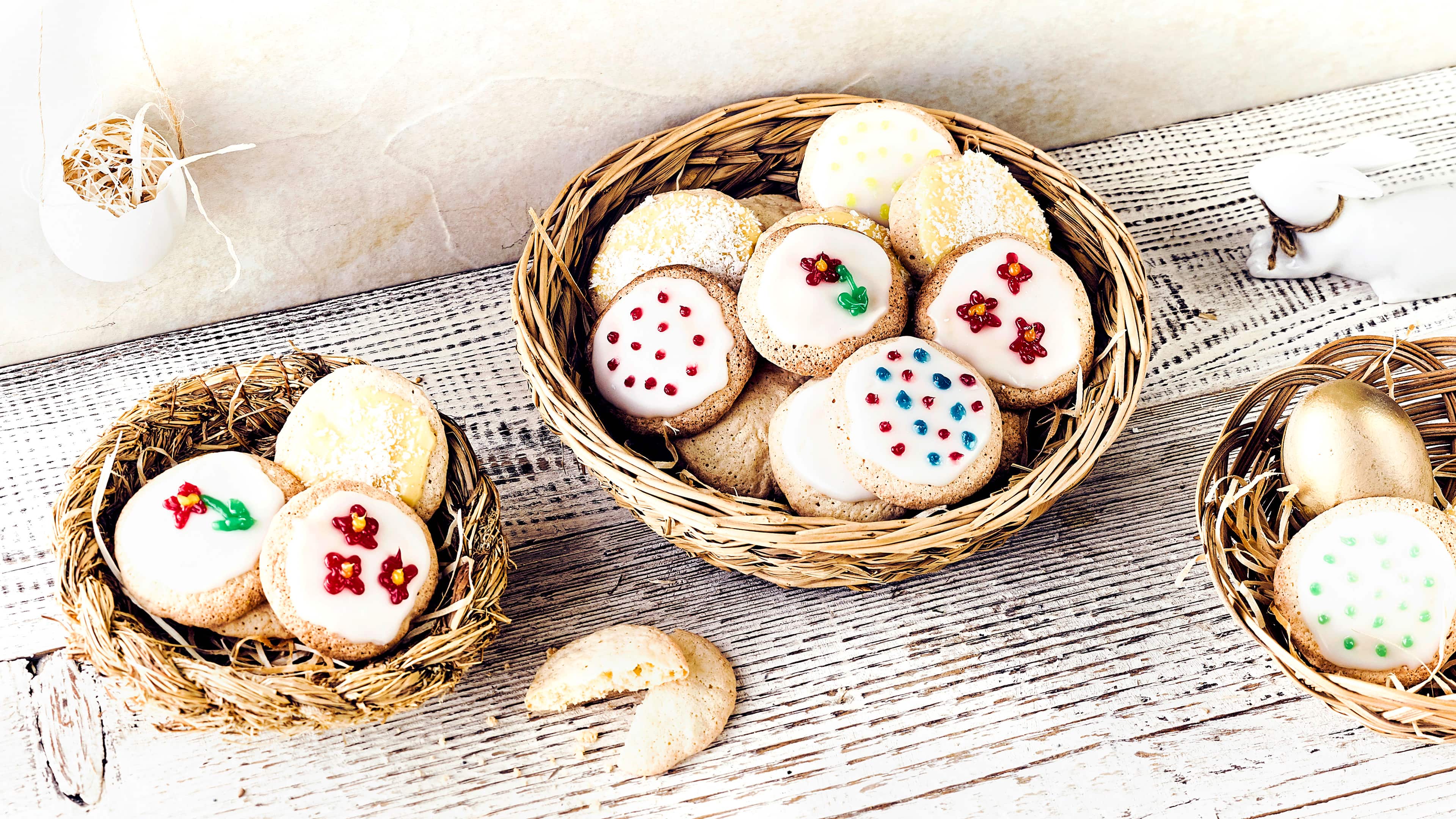 Osterplätzchen Mit unseren Backideen für das Osterfest bereiten Sie knuspriges Gebäck aus Mürbe- oder Rührteig her und verzieren es liebevoll.