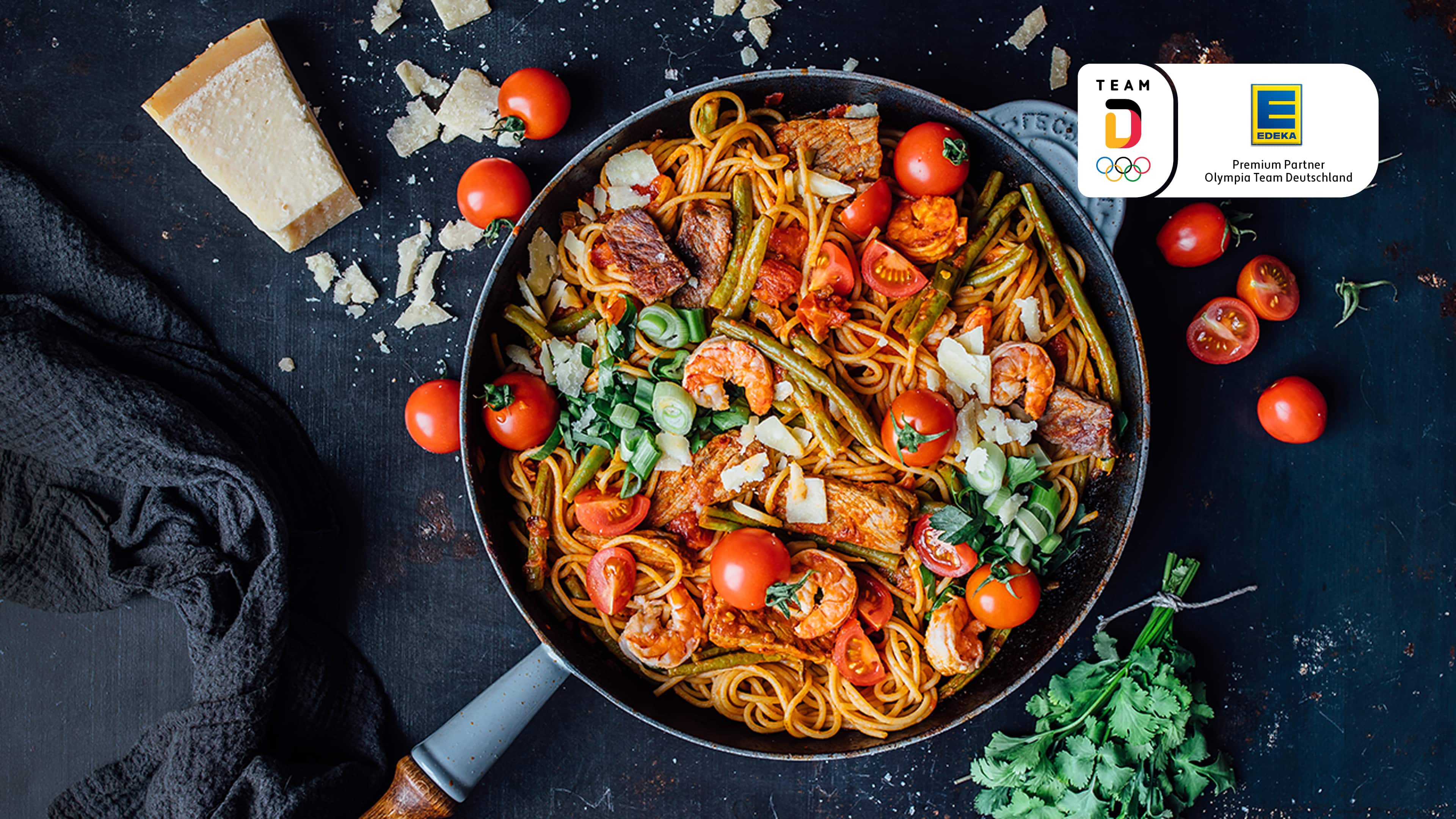 Pasta Surf & Turf Die Kombination aus Steak und Meeresfrüchten kommt aus Nordamerika und wird von uns mit Dinkelspaghetti, Bohnen und frischen Tomaten zu Pasta Surf & Turf!