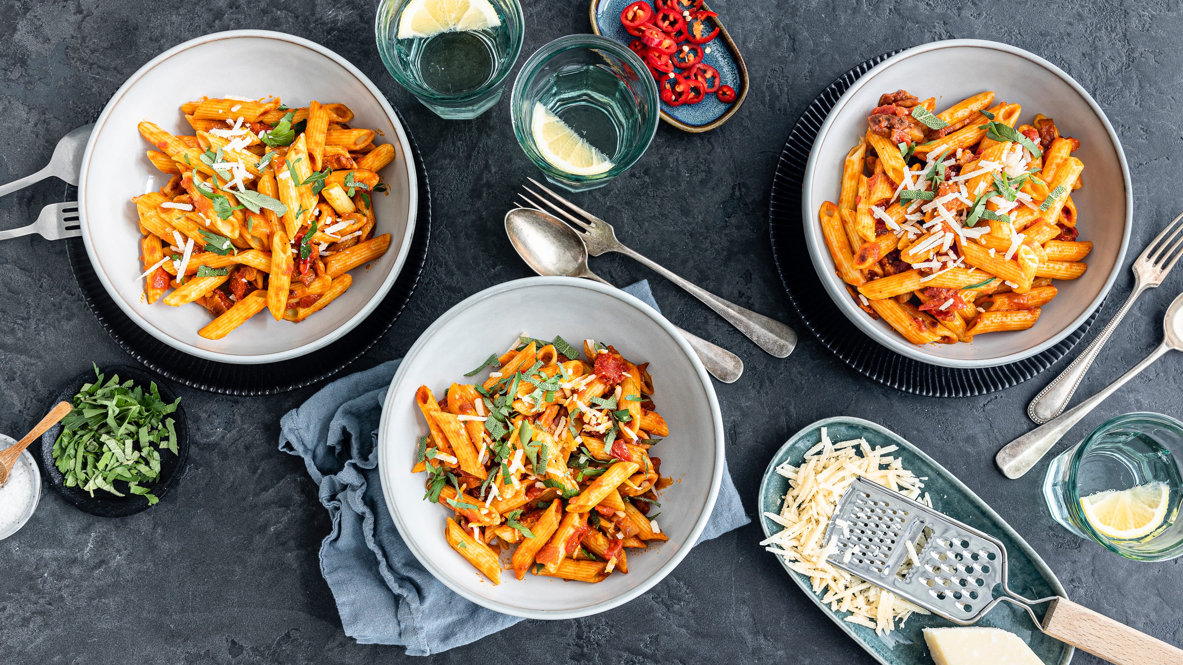 Penne all‘ arrabiata Penne all‘ arrabiata