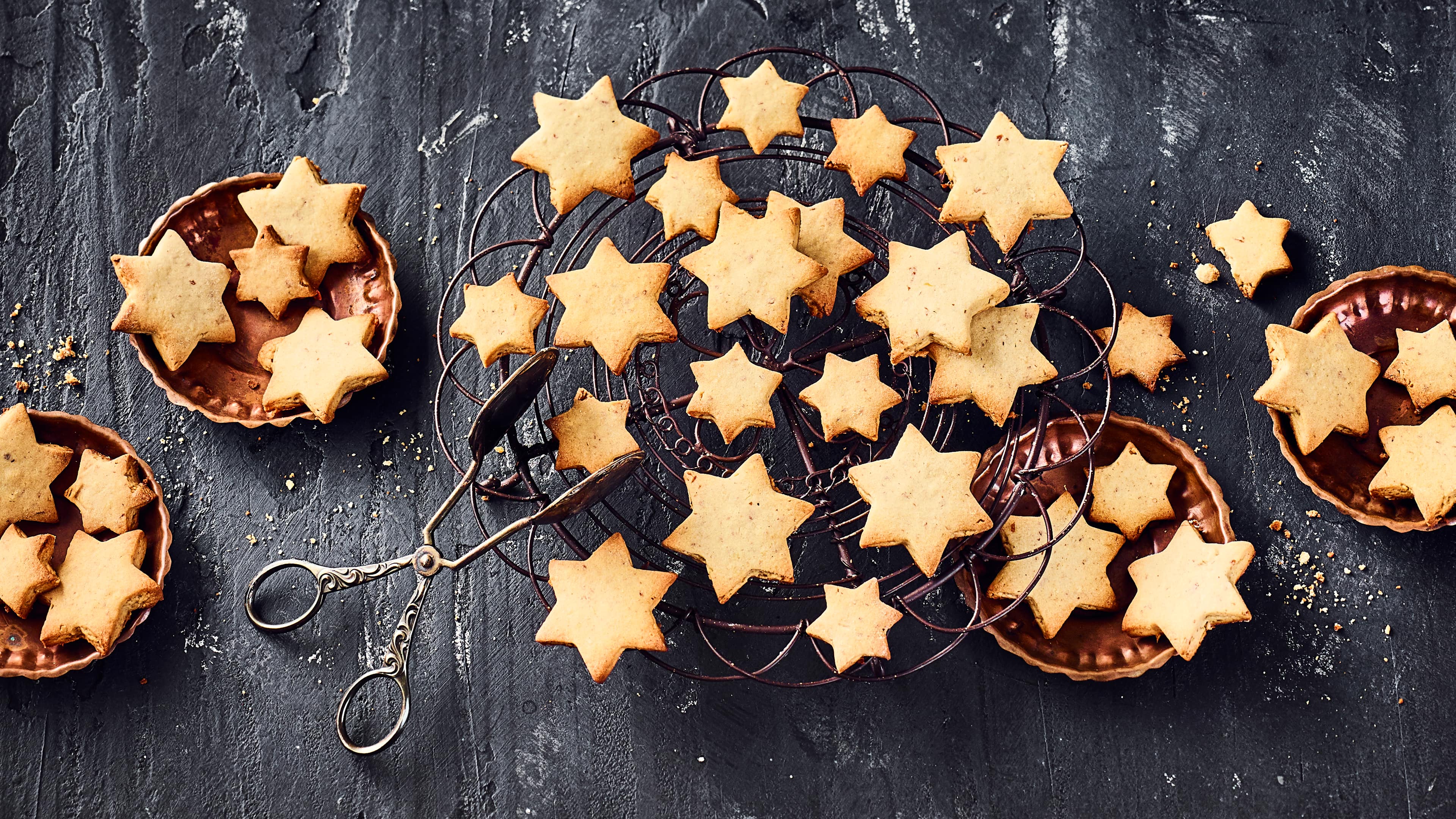 Plätzchen ohne Zucker Leckerer Plätzchengenuss geht auch ohne Zucker! Bei unserem Rezept für klassische Mürbeteigplätzchen ganz ohne Zucker verwenden wir Honig als Süßungsmittel.