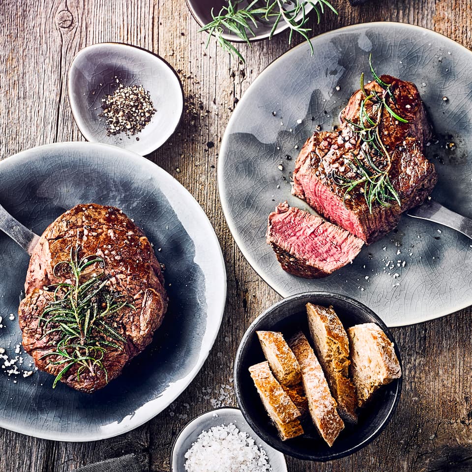 Ein klassisches Rinderfilet zuzubereiten, ist kein Hexenwerk. Wir zeigen Ihnen, wie es gelingt und köstlich schmeckt!