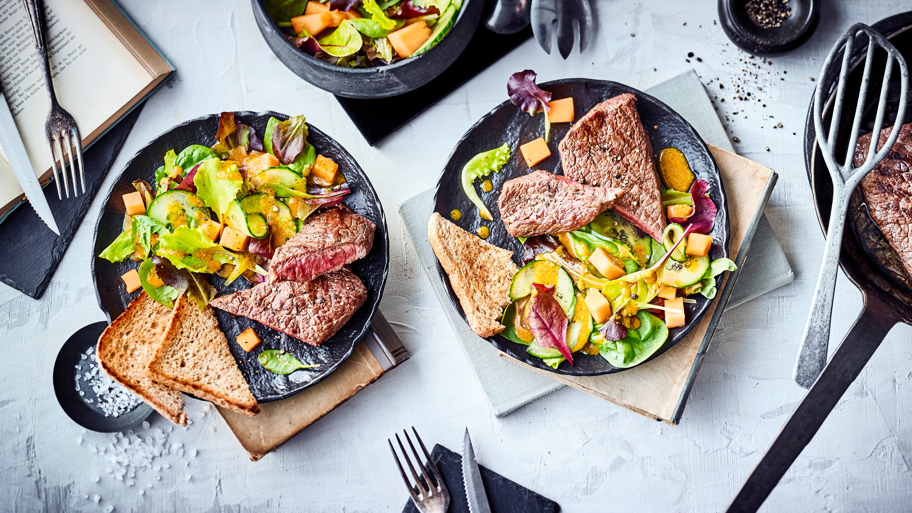 Rinderhüftsteak mit Salat Rinderhüftsteak mit Salat