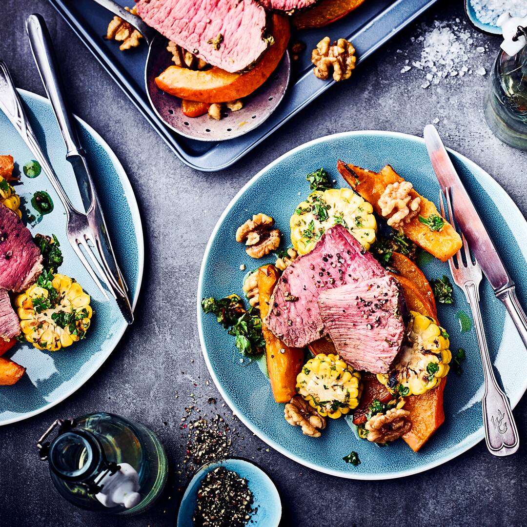 Ein Roastbeef können Sie zu jeder Jahreszeit servieren, aber mit Kürbisgemüse schmeckt es im Herbst besonders gut!