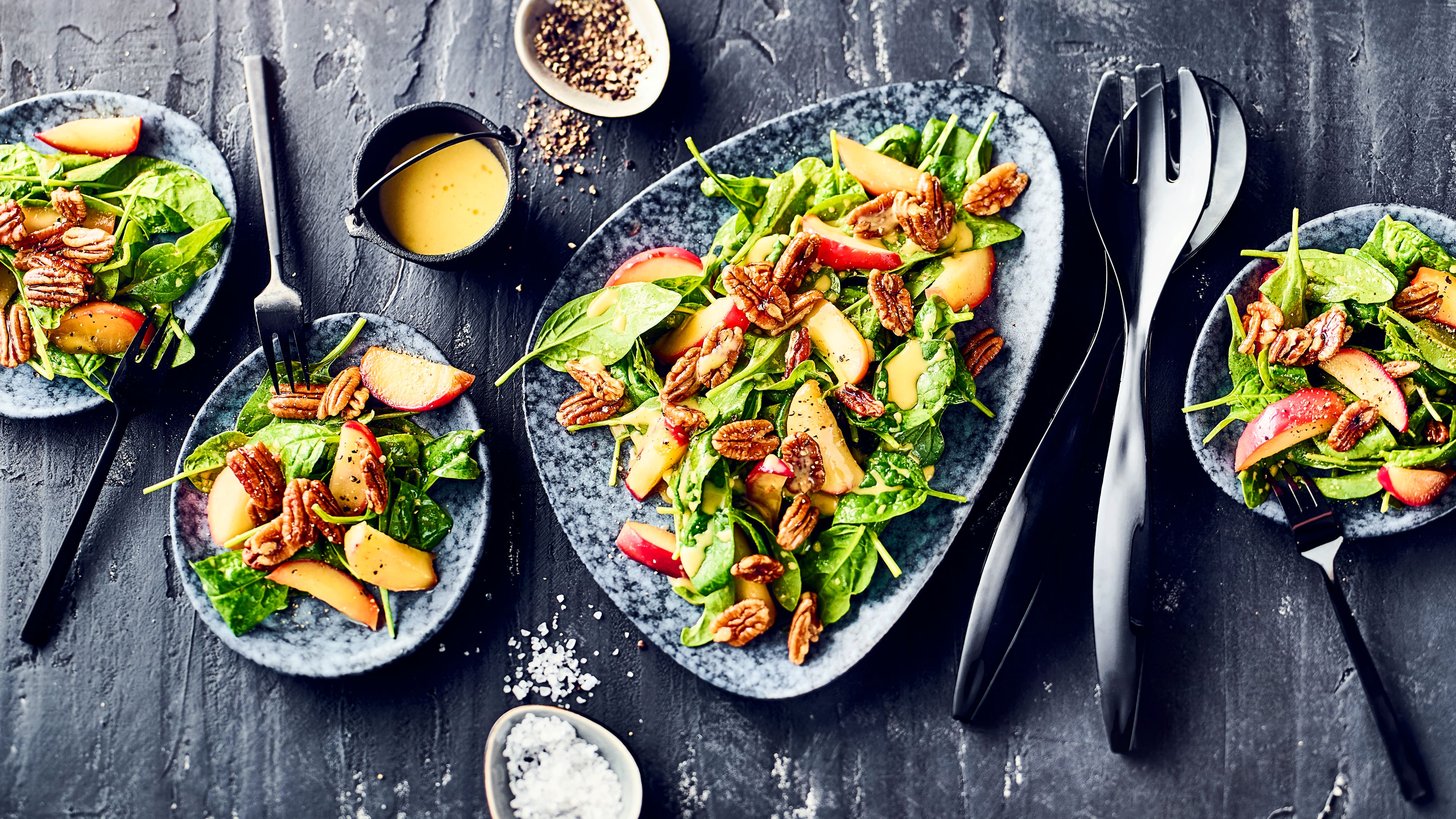 Salat mit Distelöldressing Salat mit Distelöldressing