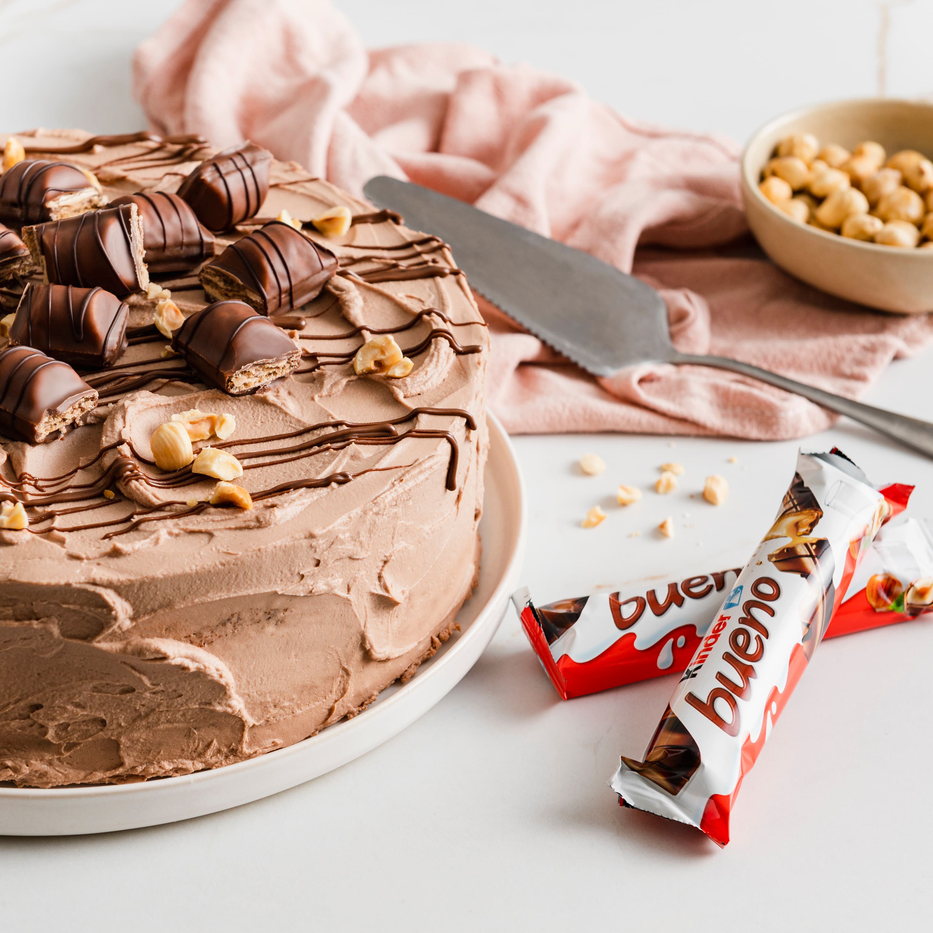 Schokoladen-Victoria-Sponge-Cake mit kinder bueno®