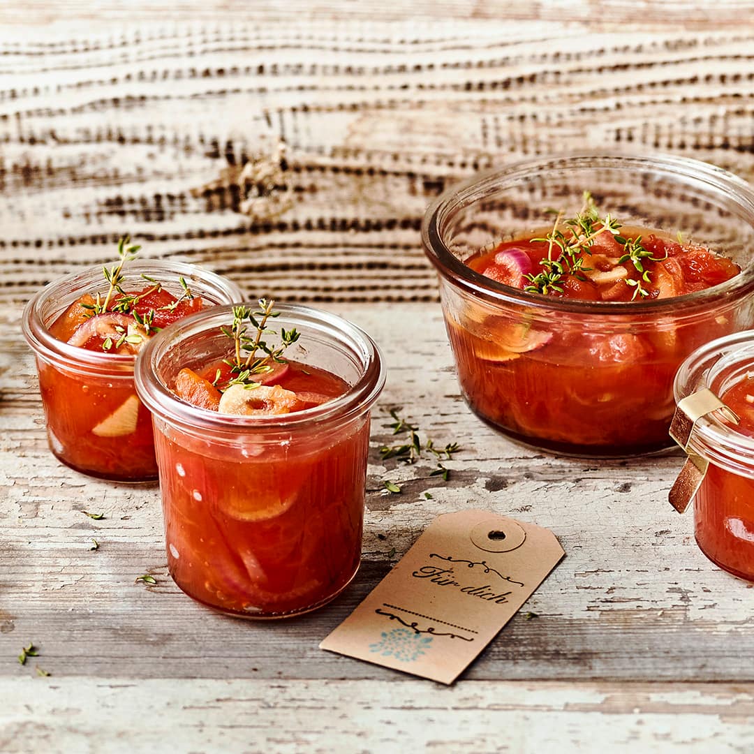 Unser Tipp für ein kulinarisches Mitbringsel: Probieren Sie unser Tomatencofit mit Knoblauch, Olivenöl und Puderzucker – fertig in 60 Minuten!