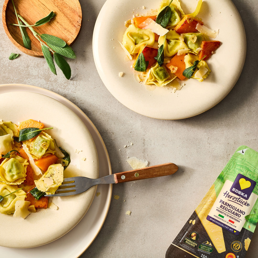 Tortelloni mit Kürbis in Salbeibutter