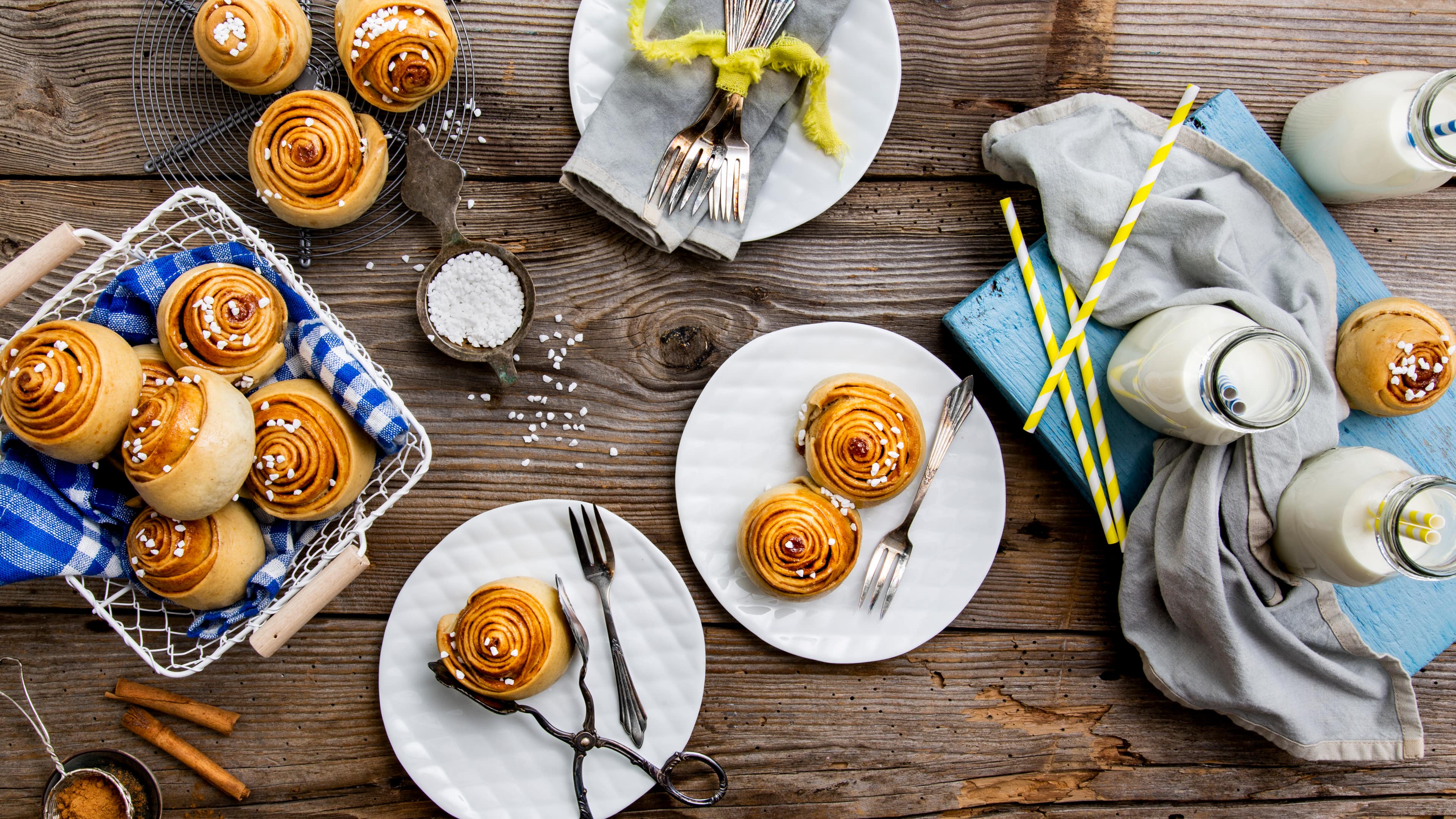 Vegane Zimtschnecken Nicht nur für Schweden-Fans ein süßer Genuss: Unsere veganen Zimtschnecken schmecken himmlisch gut und kommen ganz ohne tierische Produkte daher.