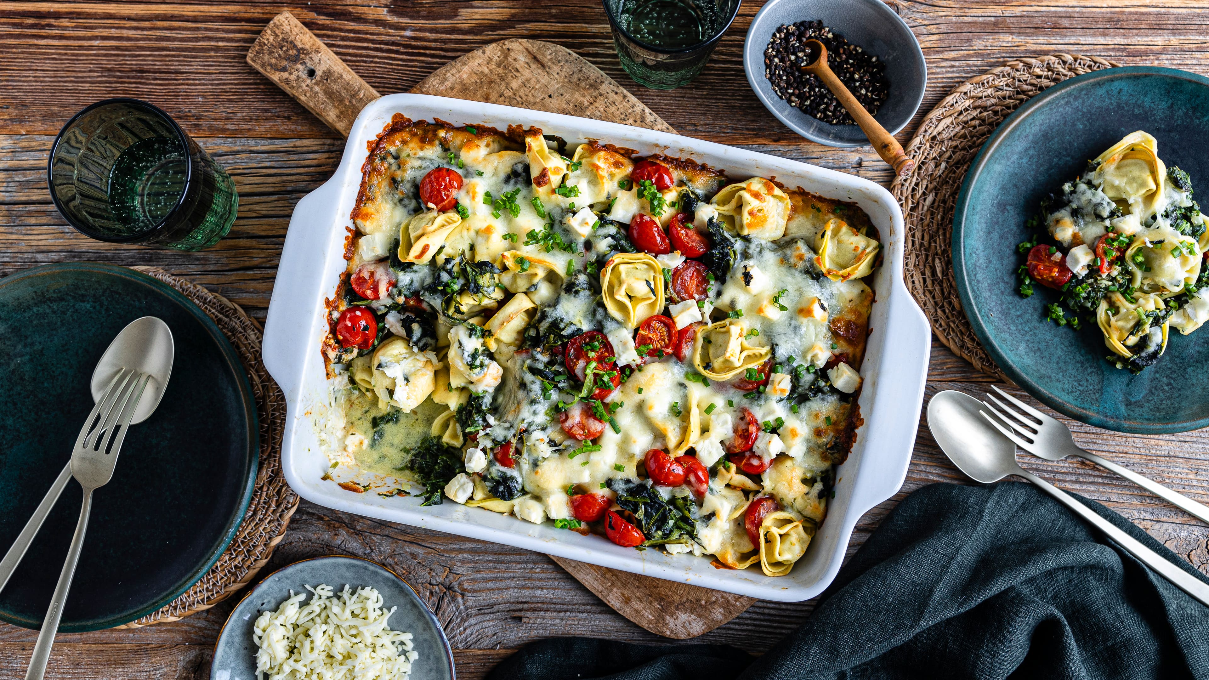 Vegetarischer Tortellini-Auflauf Vegetarischer Tortellini-Auflauf