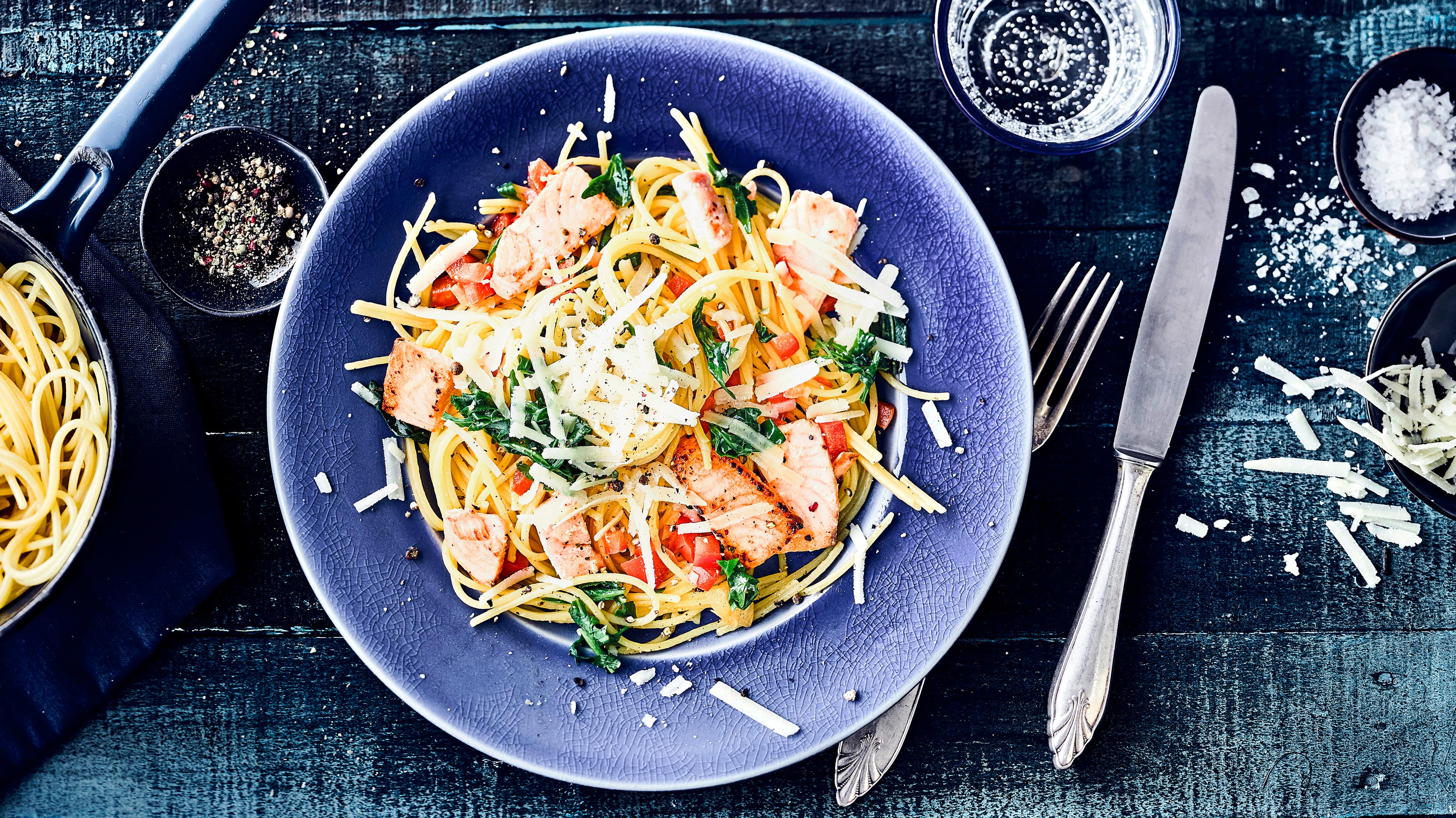 Wildlachs mit Spaghettis Wildlachs mit Spaghetti