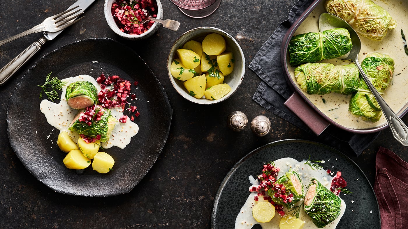 Wirsingrouladen mit Lachs-Garnelen-Füllung Wirsingrouladen mit Lachs-Garnelen-Füllung