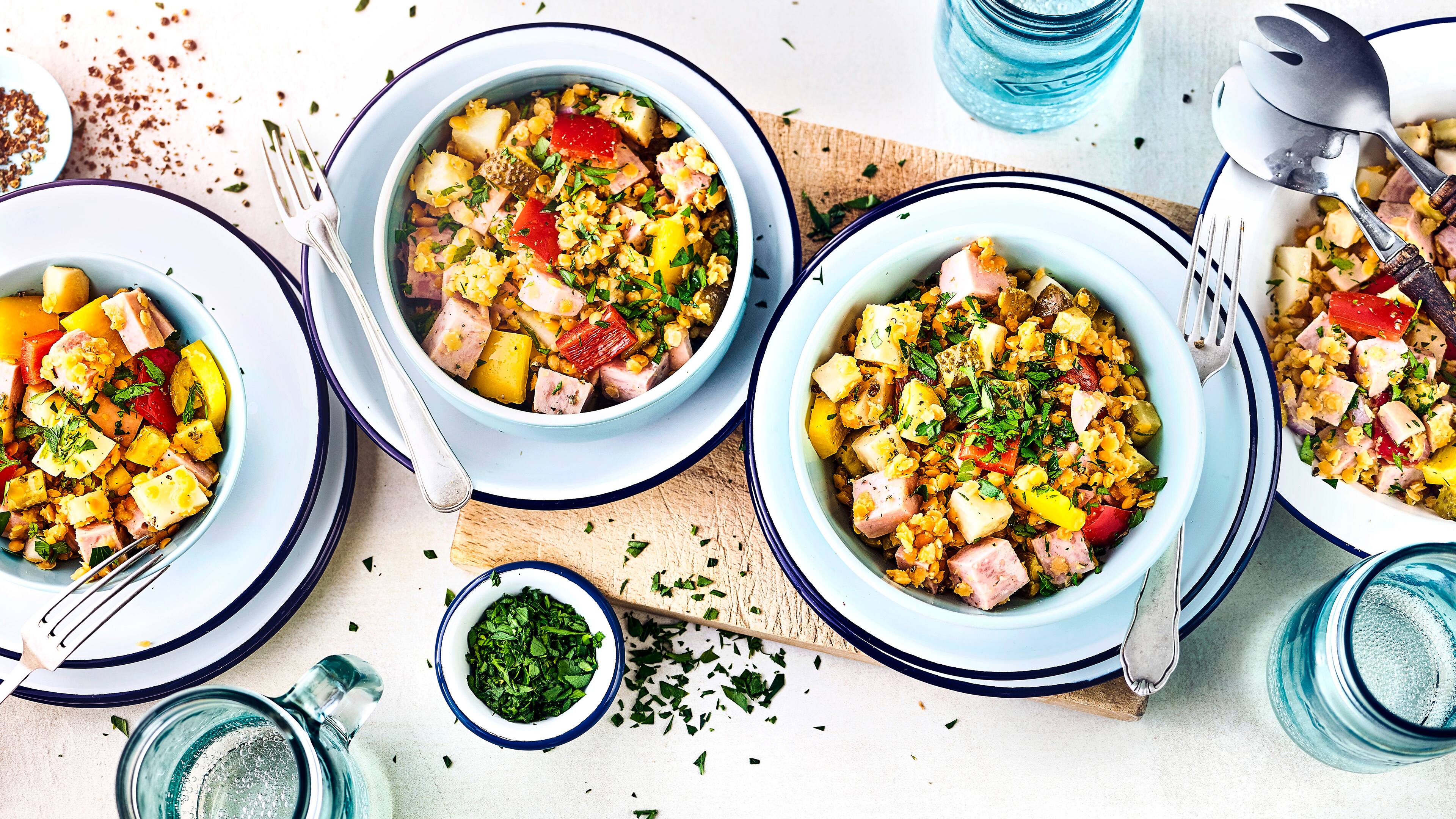 Wurstsalat mit Linsen Linsen sind nicht nur superlecker, sie sind auch noch richtig gesund. Unser Wurstsalat mit Linsen ist schnell und einfach zubereitet und richtig lecker!